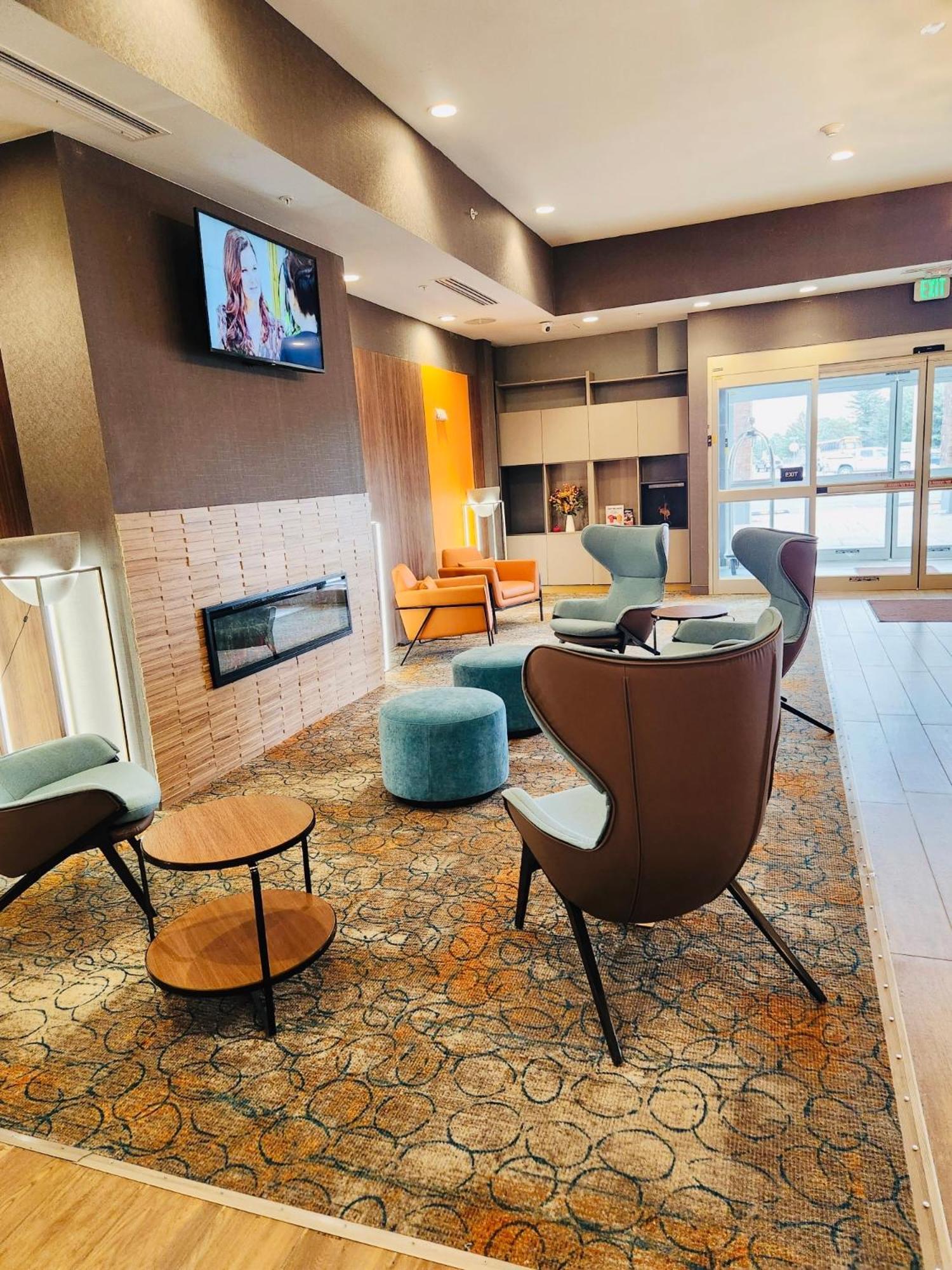 Comfort Suites Cheyenne photo 40
