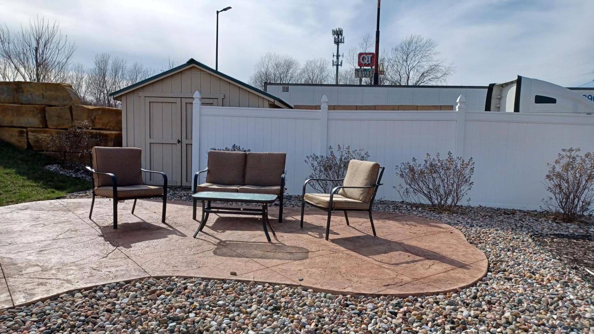 Econo Lodge Oak Grove-Blue Springs photo 14
