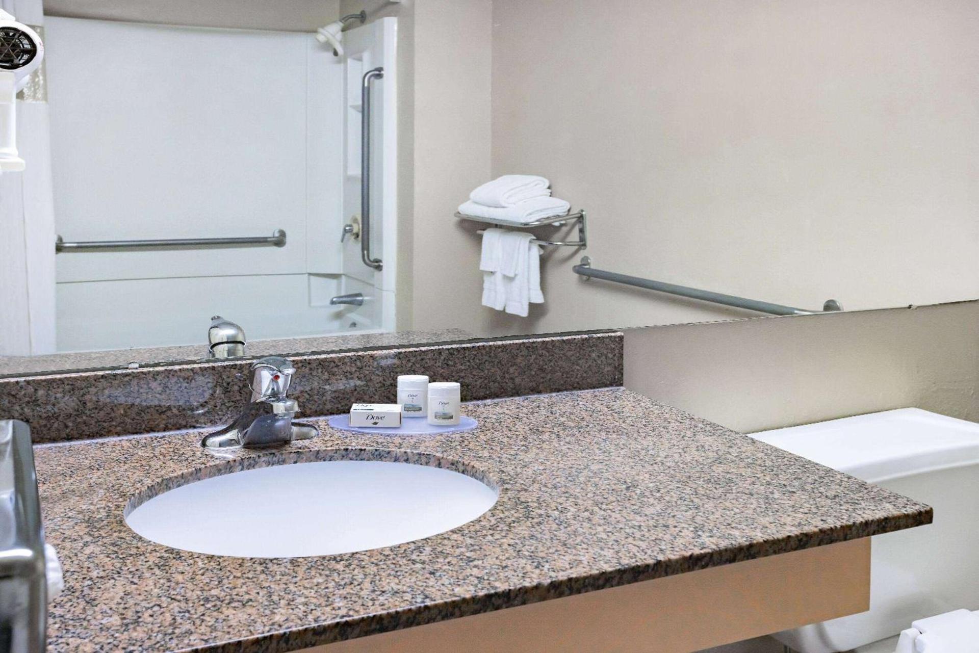Ramada by Wyndham West Atlantic City photo 19