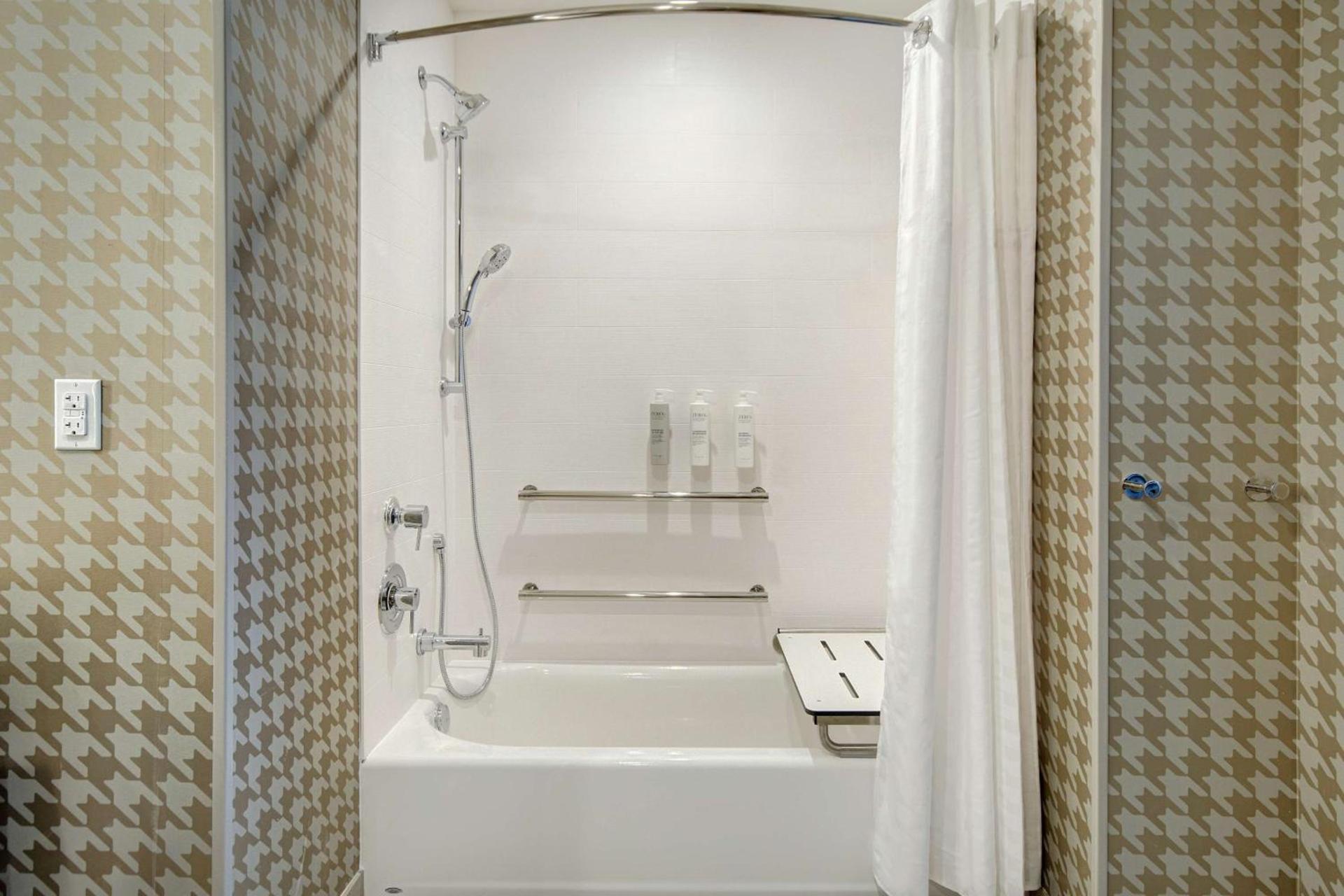 Home2 Suites By Hilton Las Vegas North photo 31
