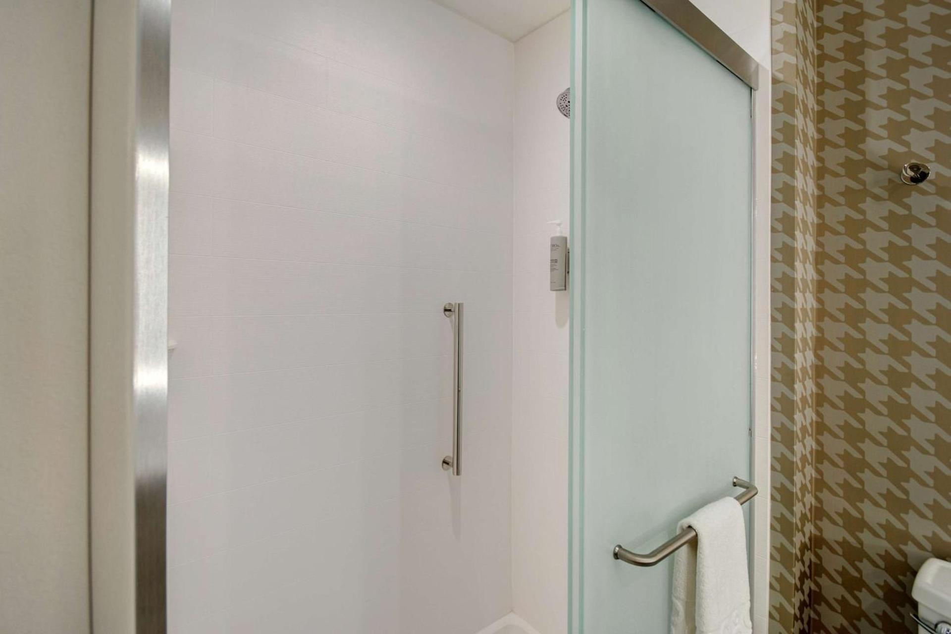 Home2 Suites By Hilton Las Vegas North photo 36