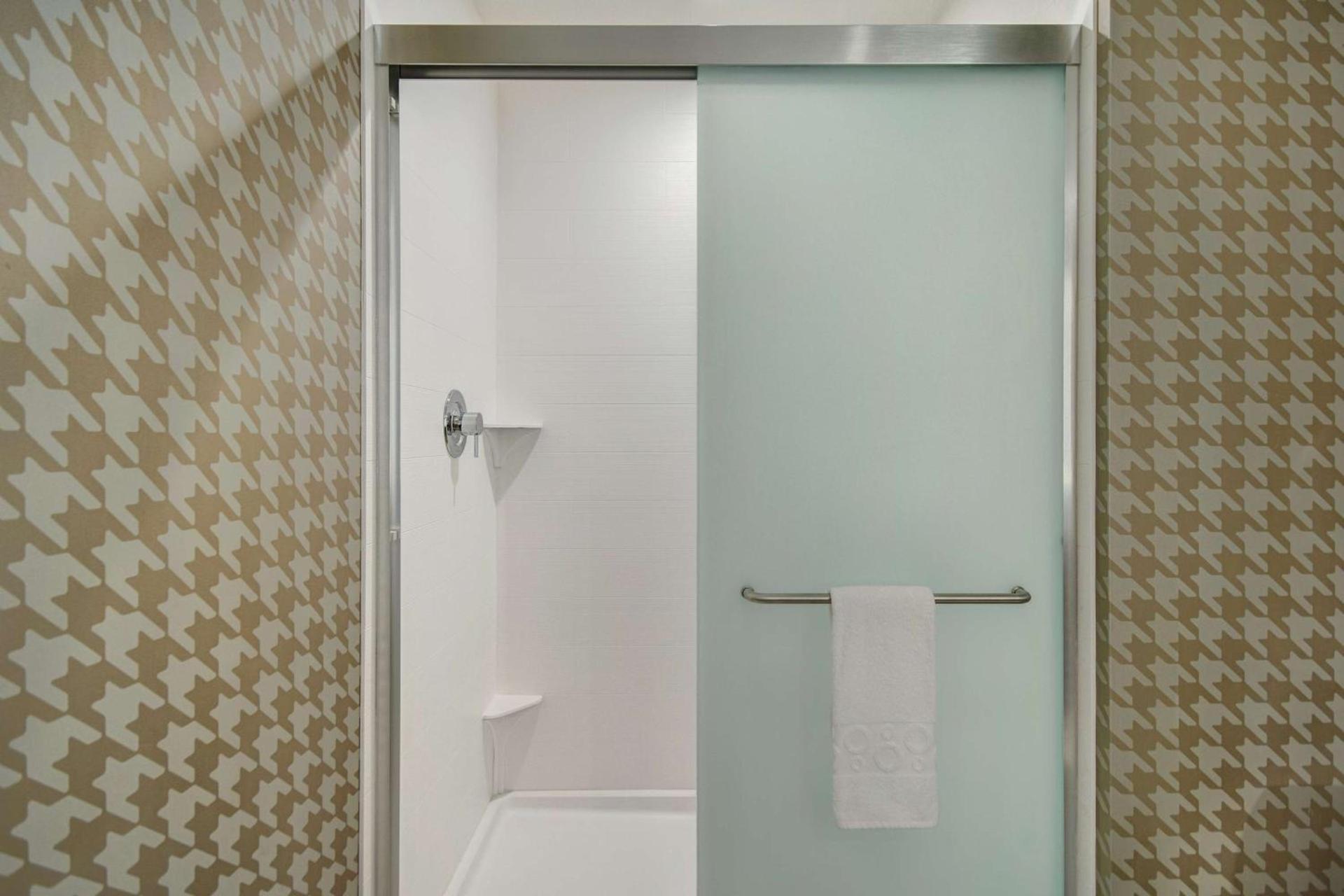 Home2 Suites By Hilton Las Vegas North photo 46