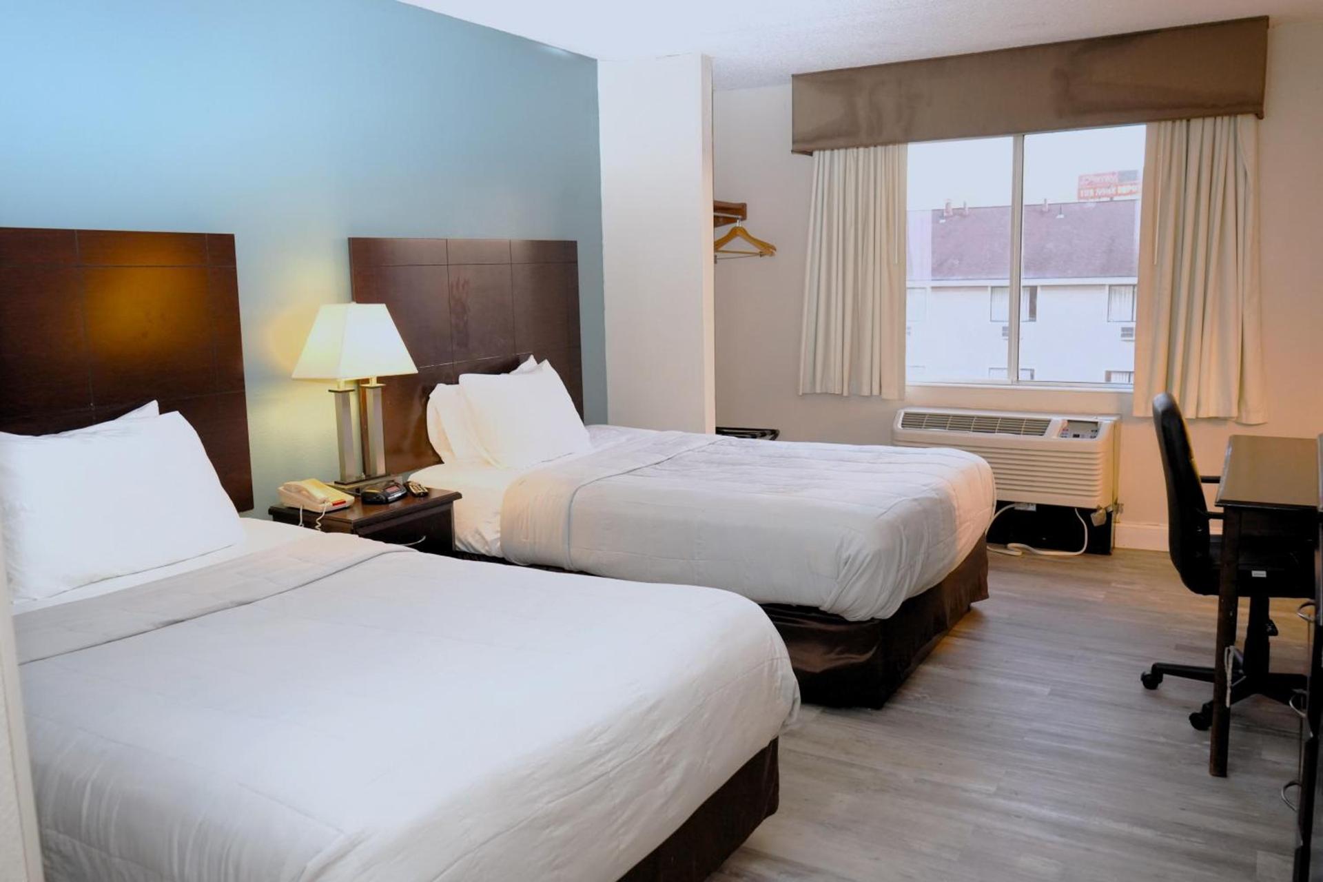 Copley Inn & Suites By OYO Akron OH photo 27