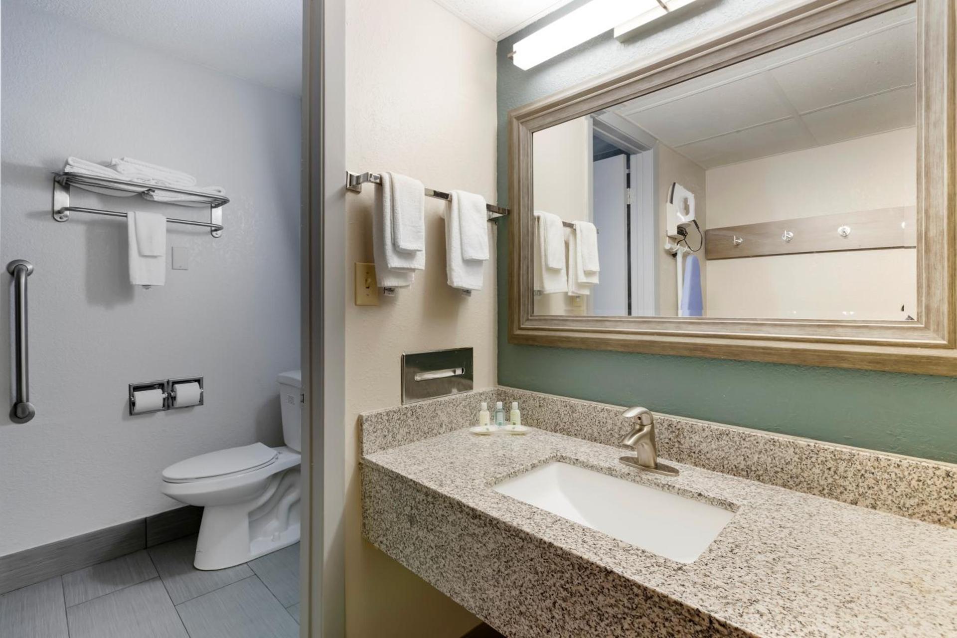 Quality Inn Newton at I-80 photo 53