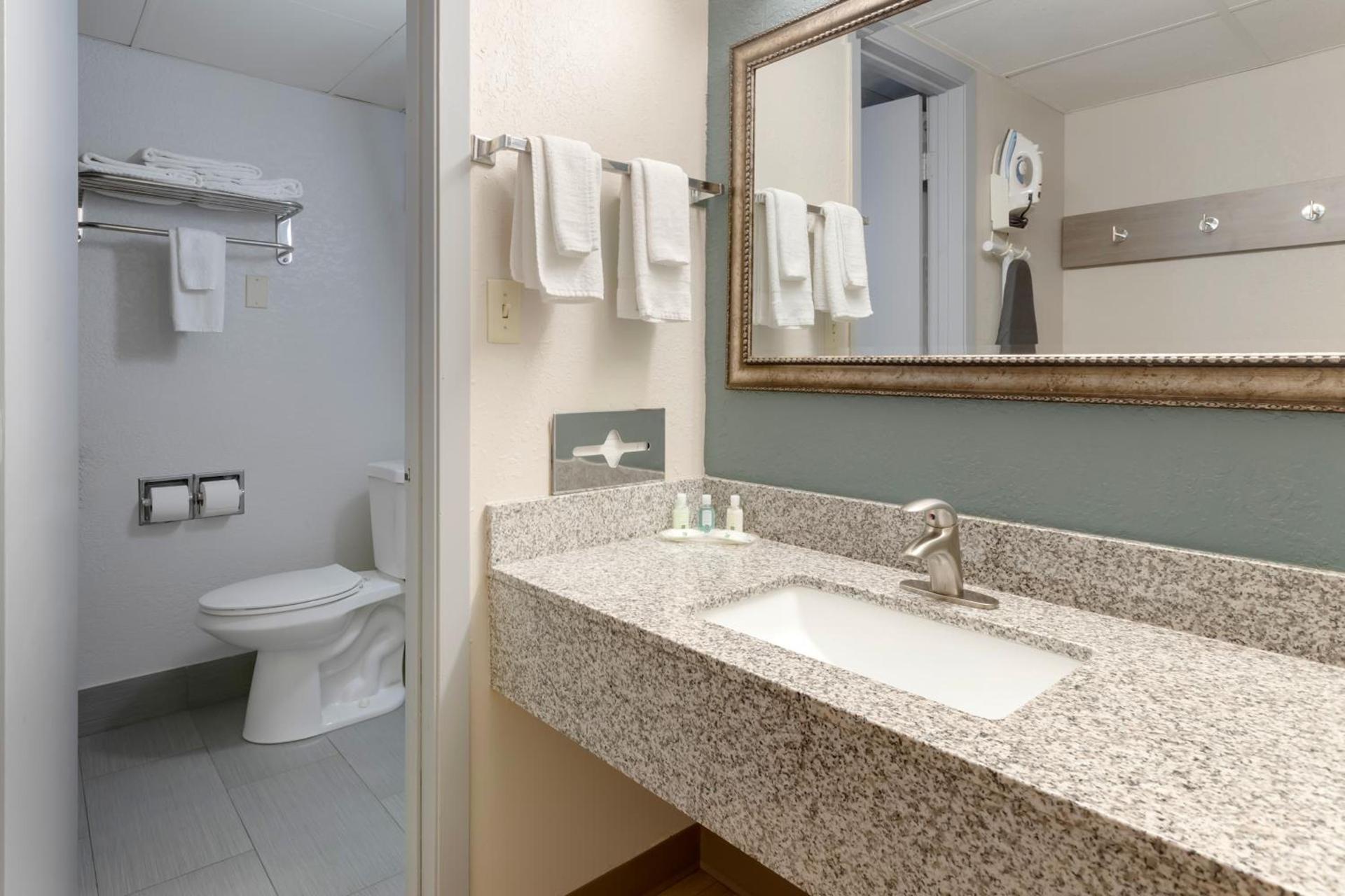 Quality Inn Newton at I-80 photo 51