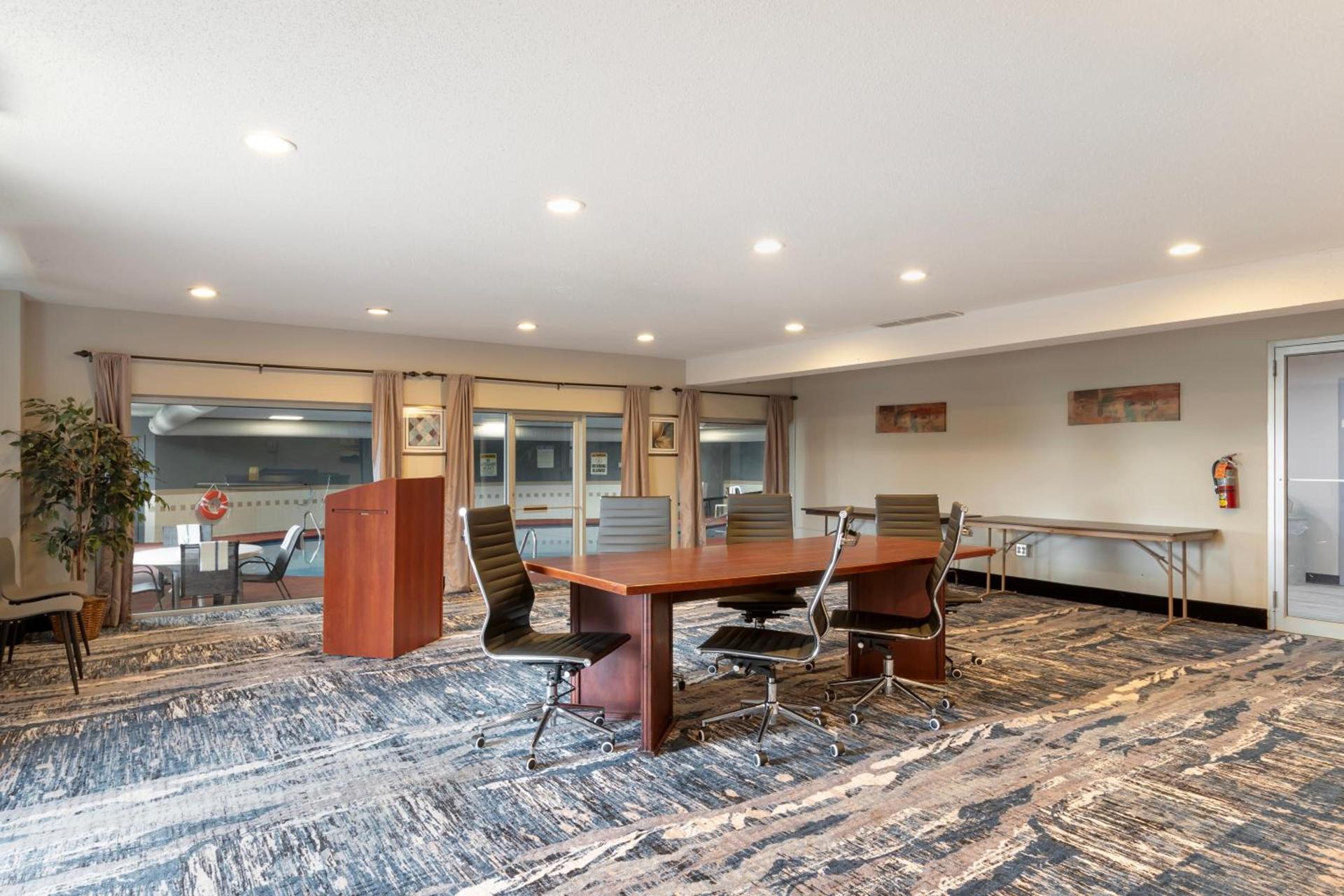 Quality Inn Newton at I-80 photo 52