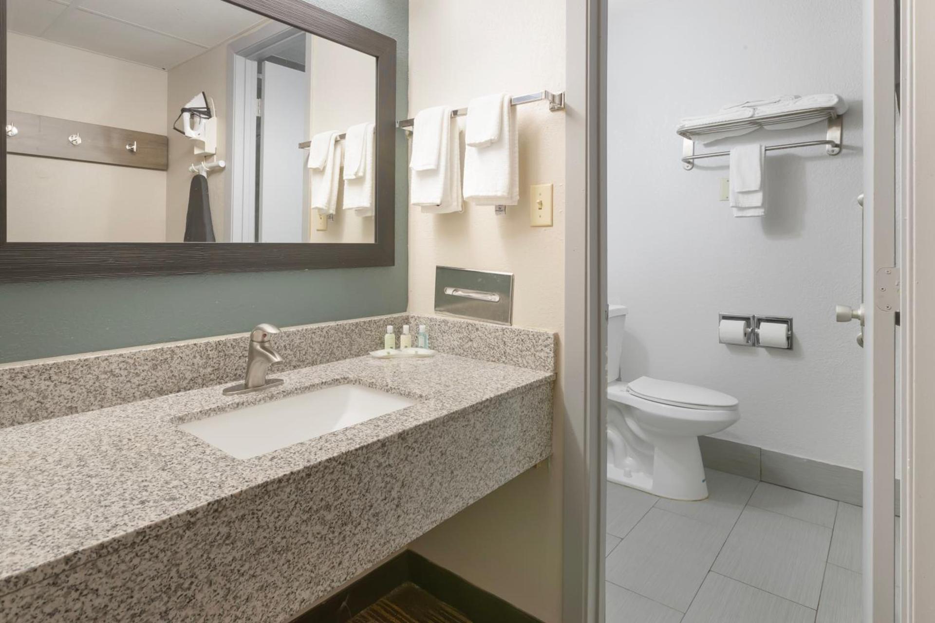 Quality Inn Newton at I-80 photo 70