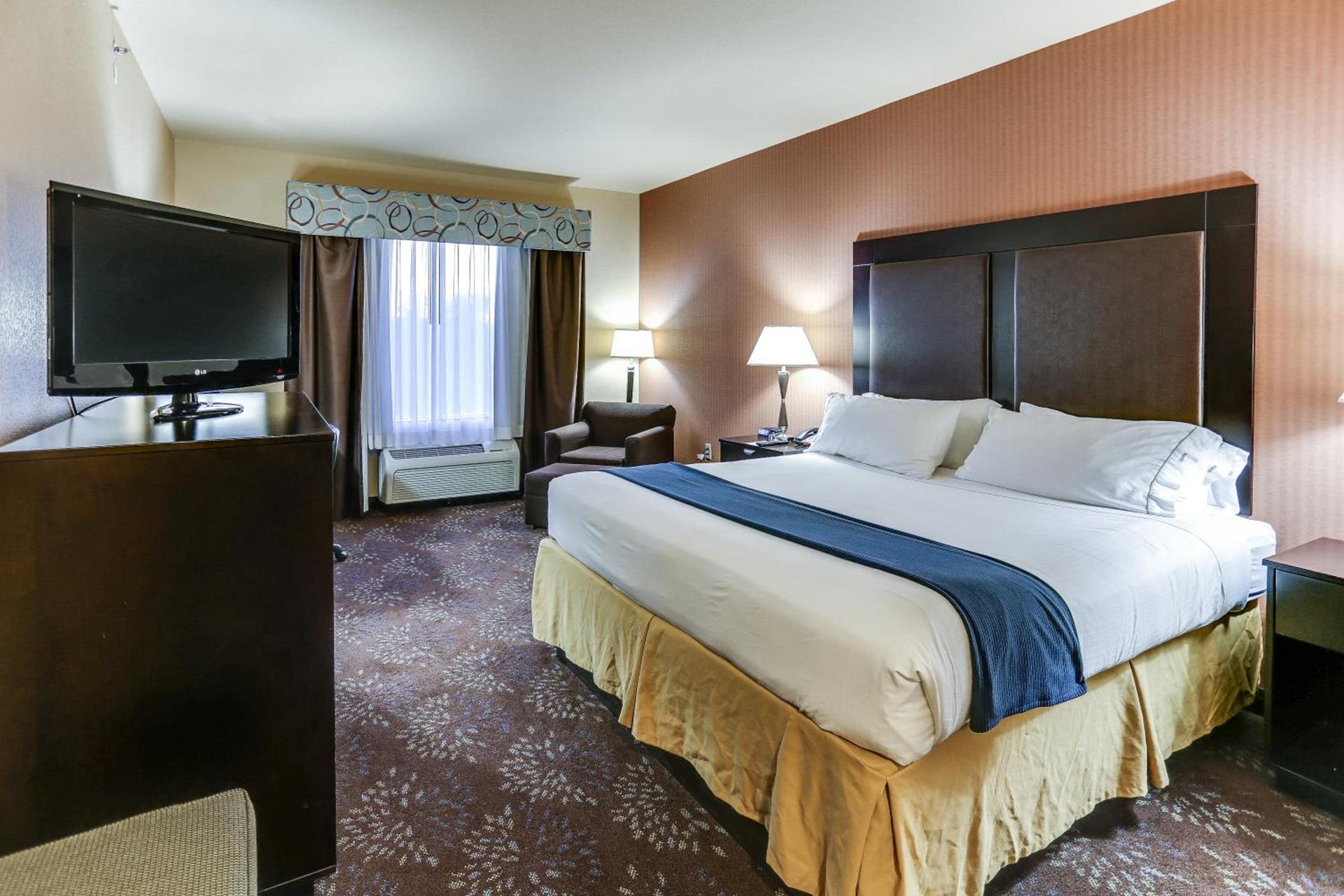 Holiday Inn Express Hotel & Suites Huntsville by IHG photo 4