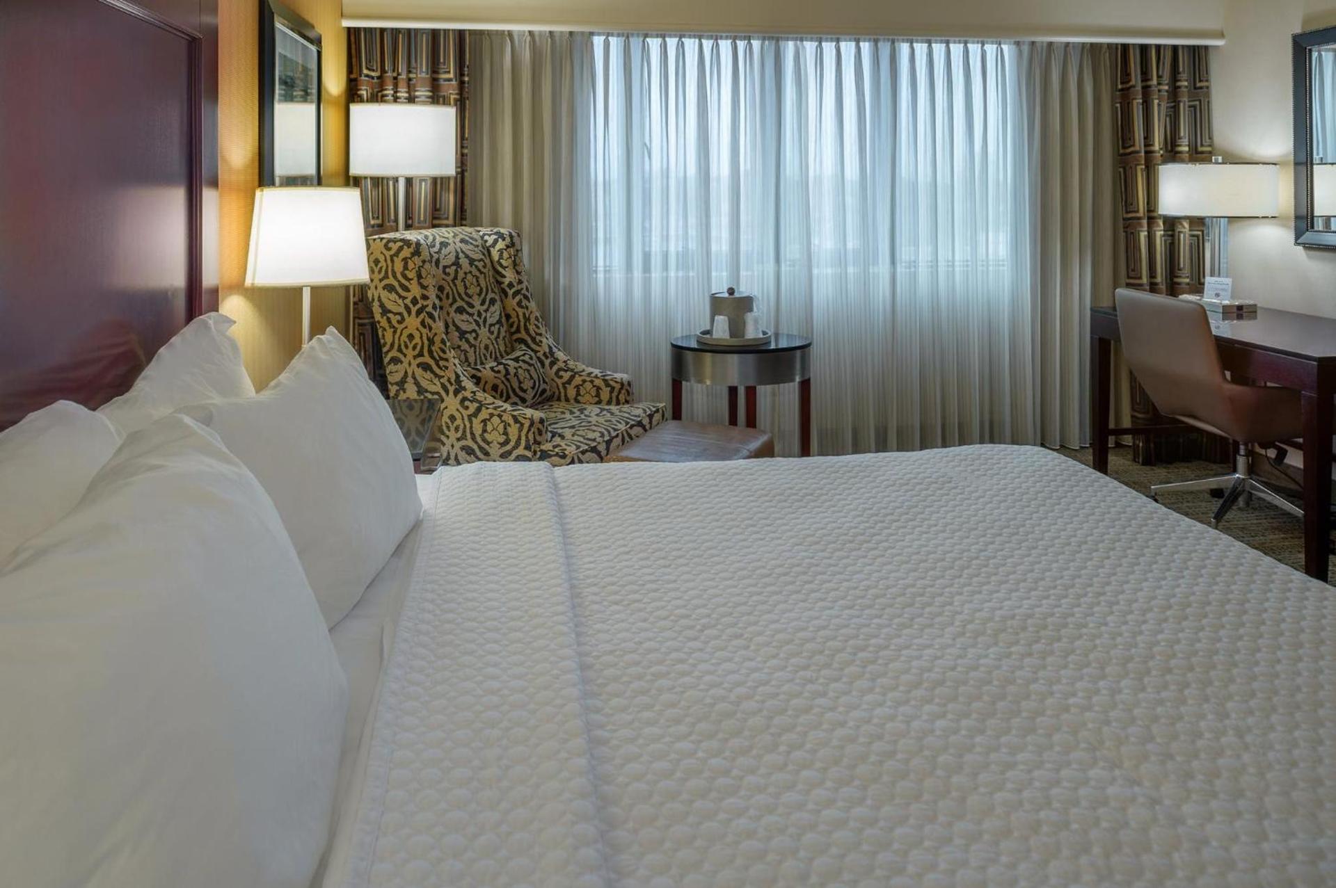 Crowne Plaza Hotel St. Louis Airport by IHG photo 70
