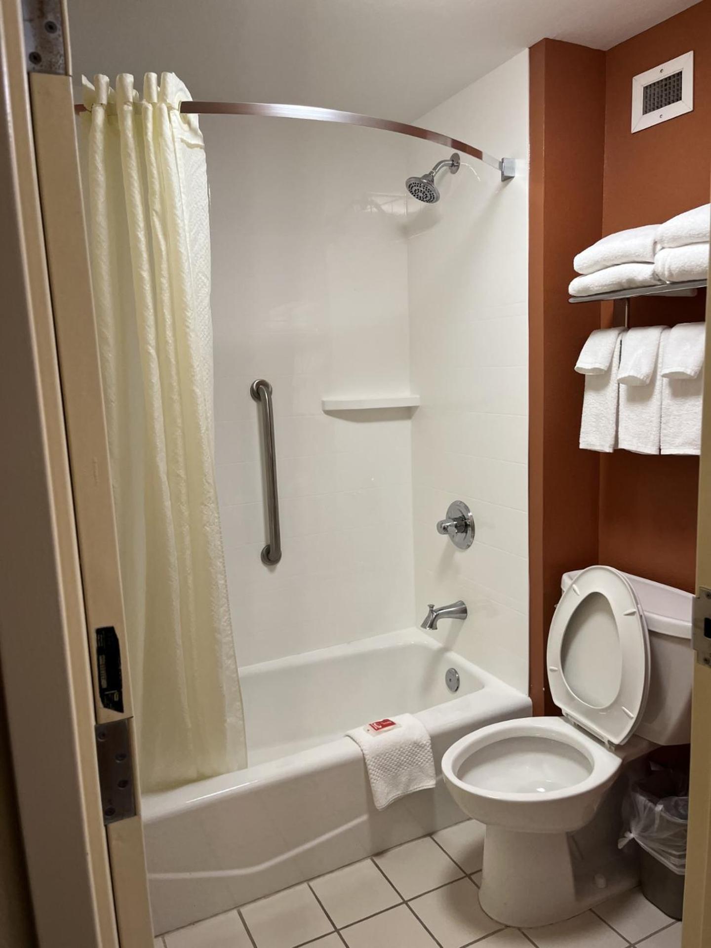 Econo Lodge Pigeon Forge Riverside photo 89