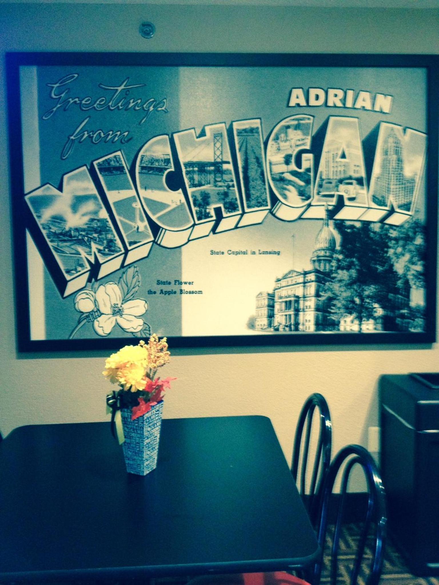 Super 8 by Wyndham Adrian photo 39