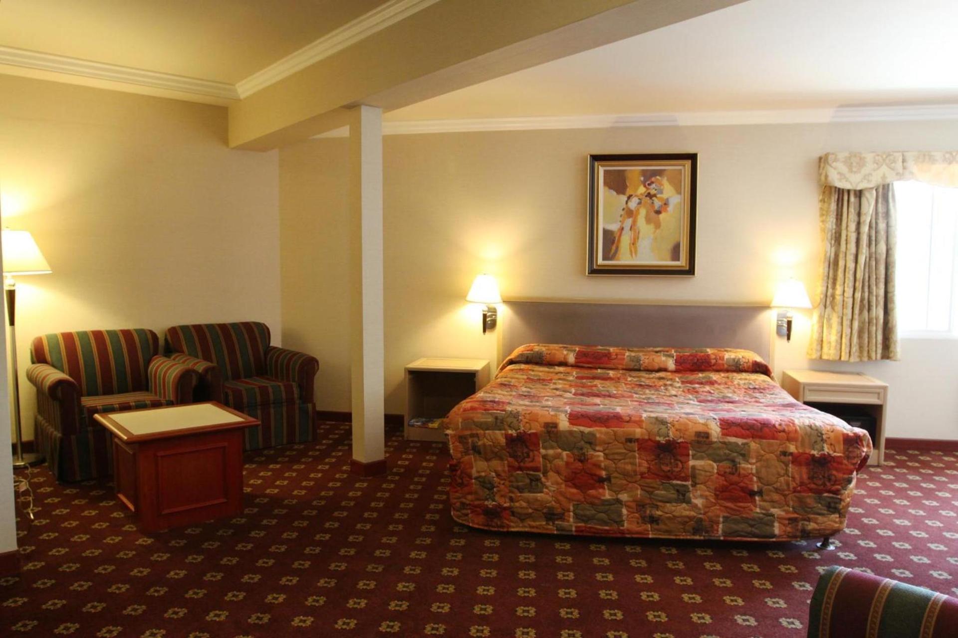 Metro Plaza Hotel photo 12