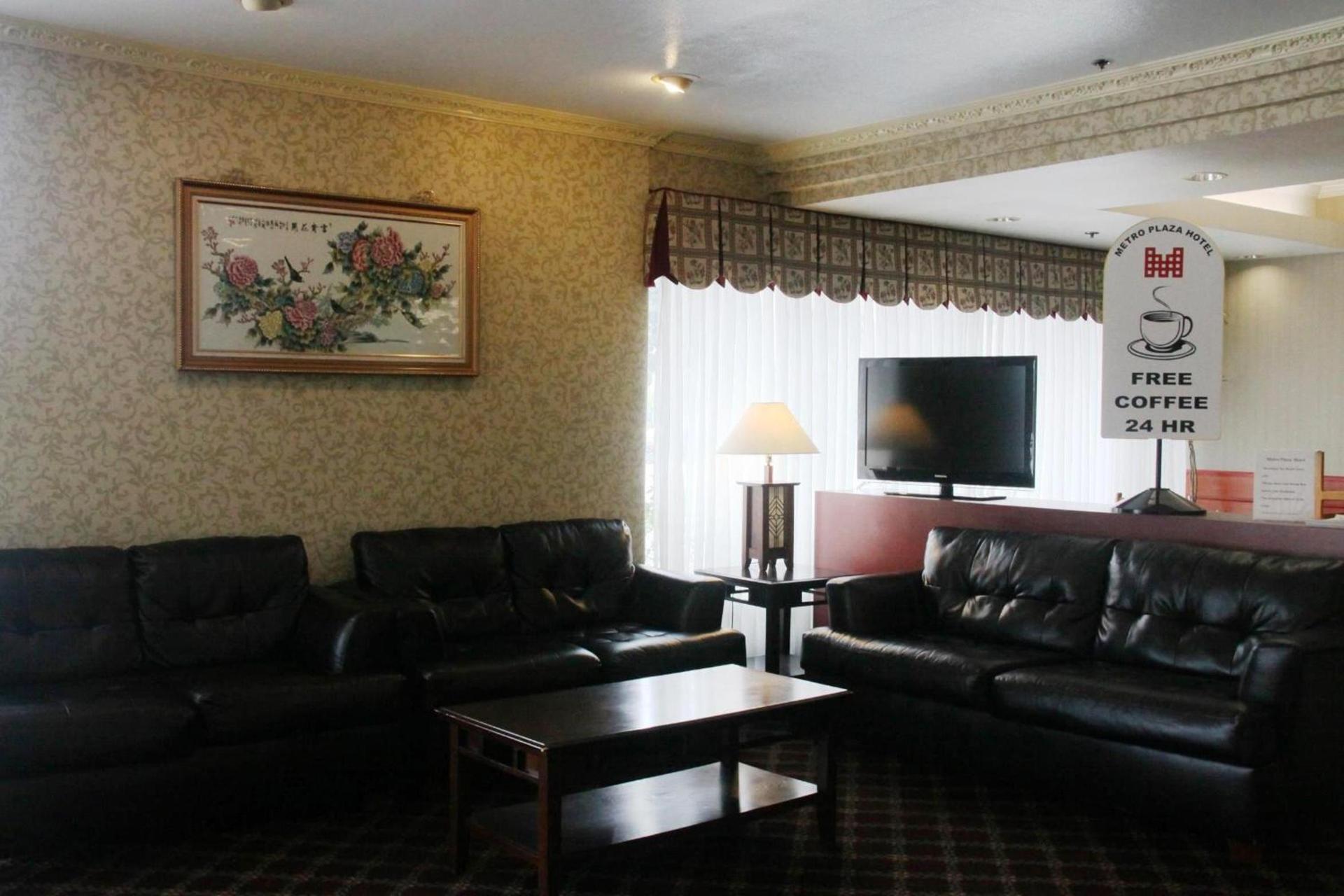 Metro Plaza Hotel photo 8