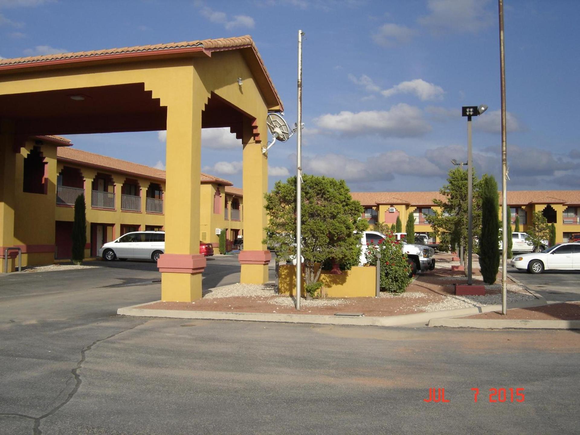 Days Inn by Wyndham Carlsbad photo 26