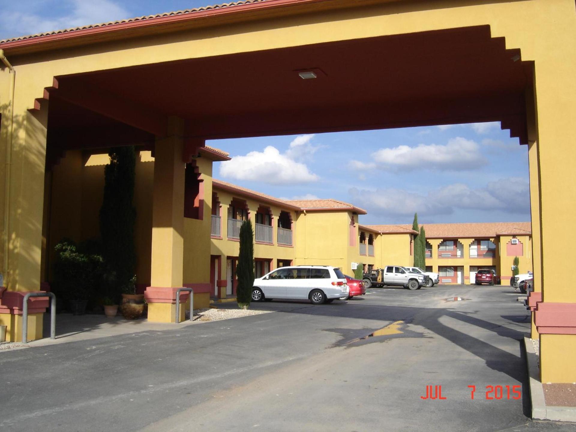 Days Inn by Wyndham Carlsbad photo 27