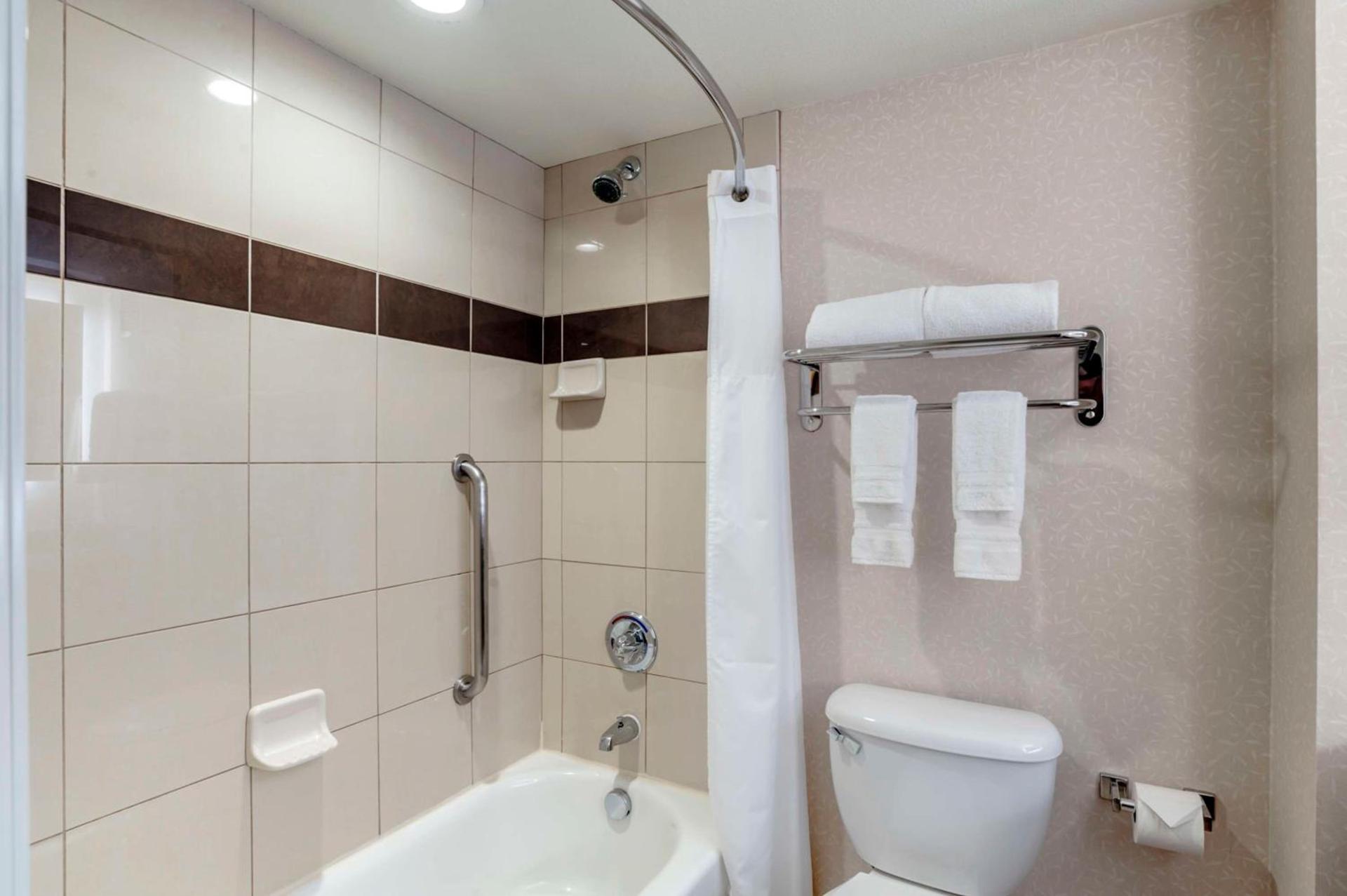 Best Western Plus Marina Gateway Hotel photo 51