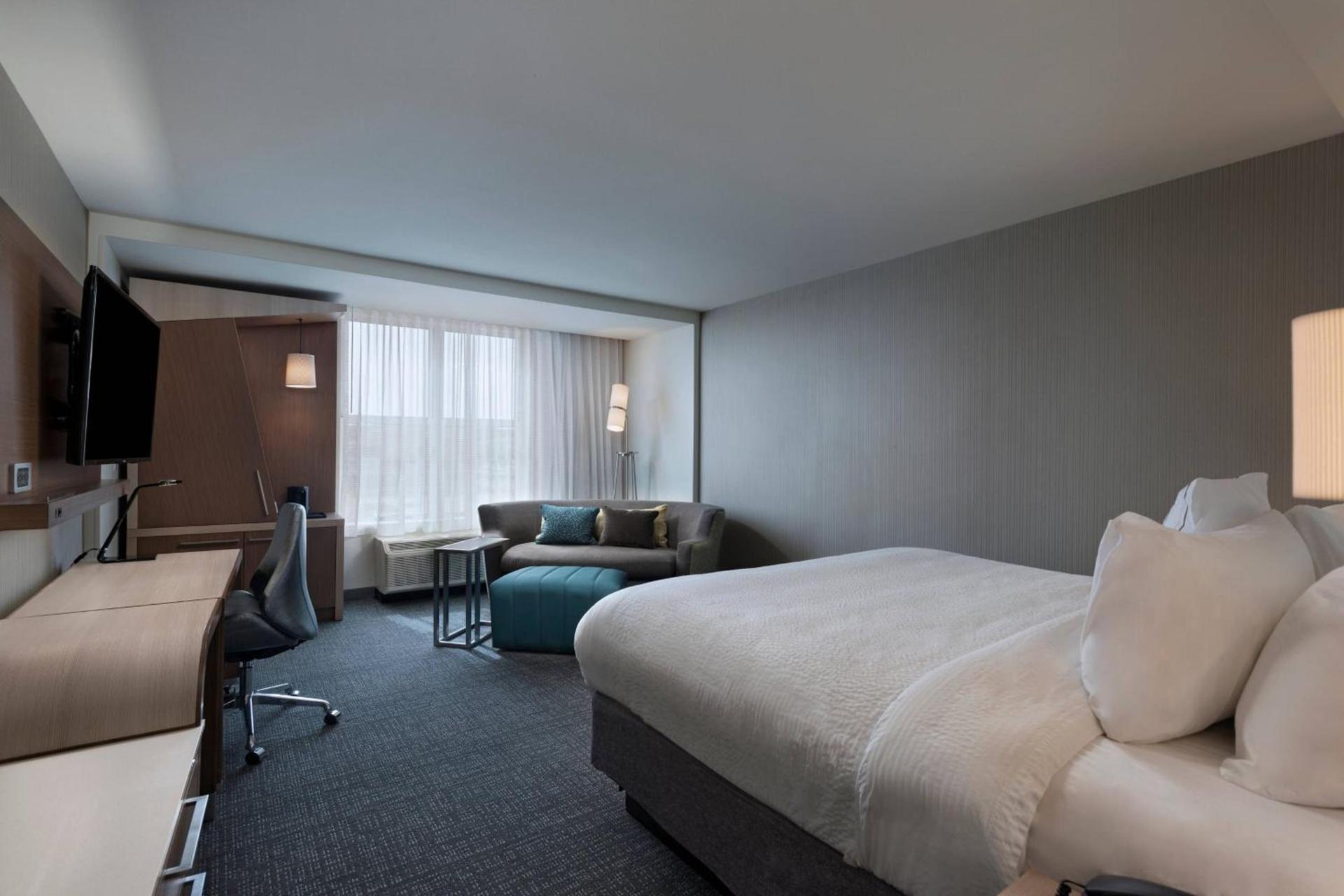 Courtyard by Marriott Jackson Madison photo 8