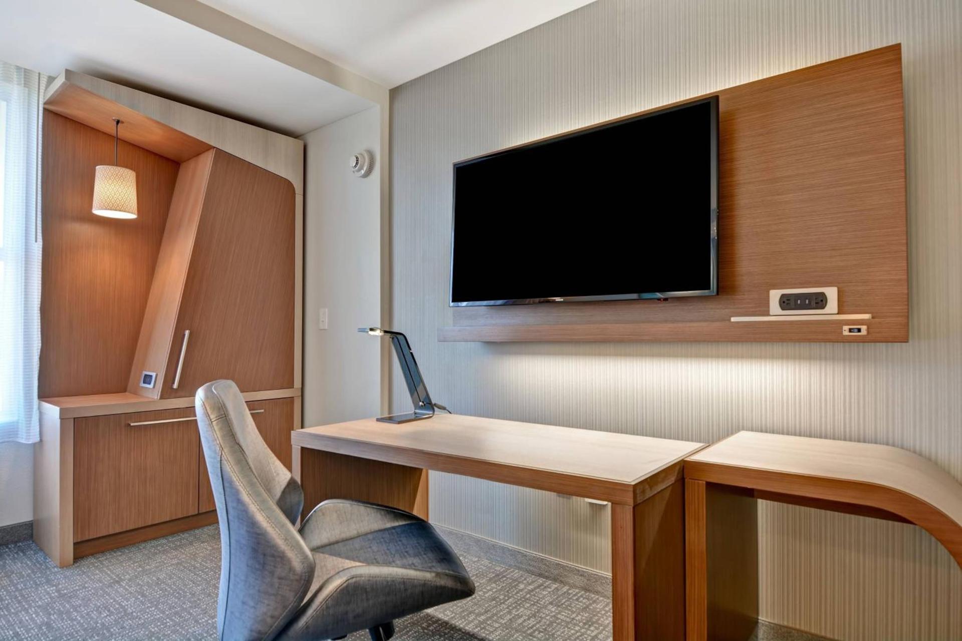 Courtyard by Marriott Jackson Madison photo 11