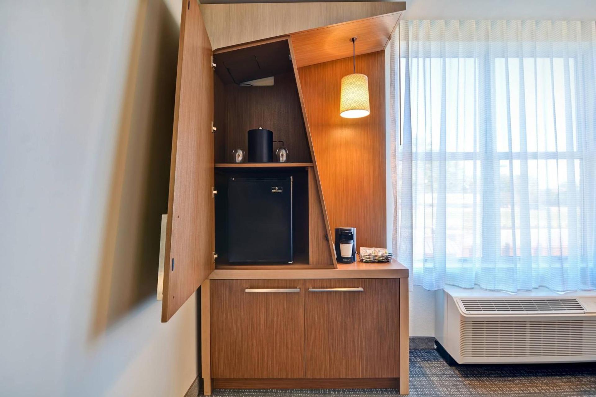 Courtyard by Marriott Jackson Madison photo 12