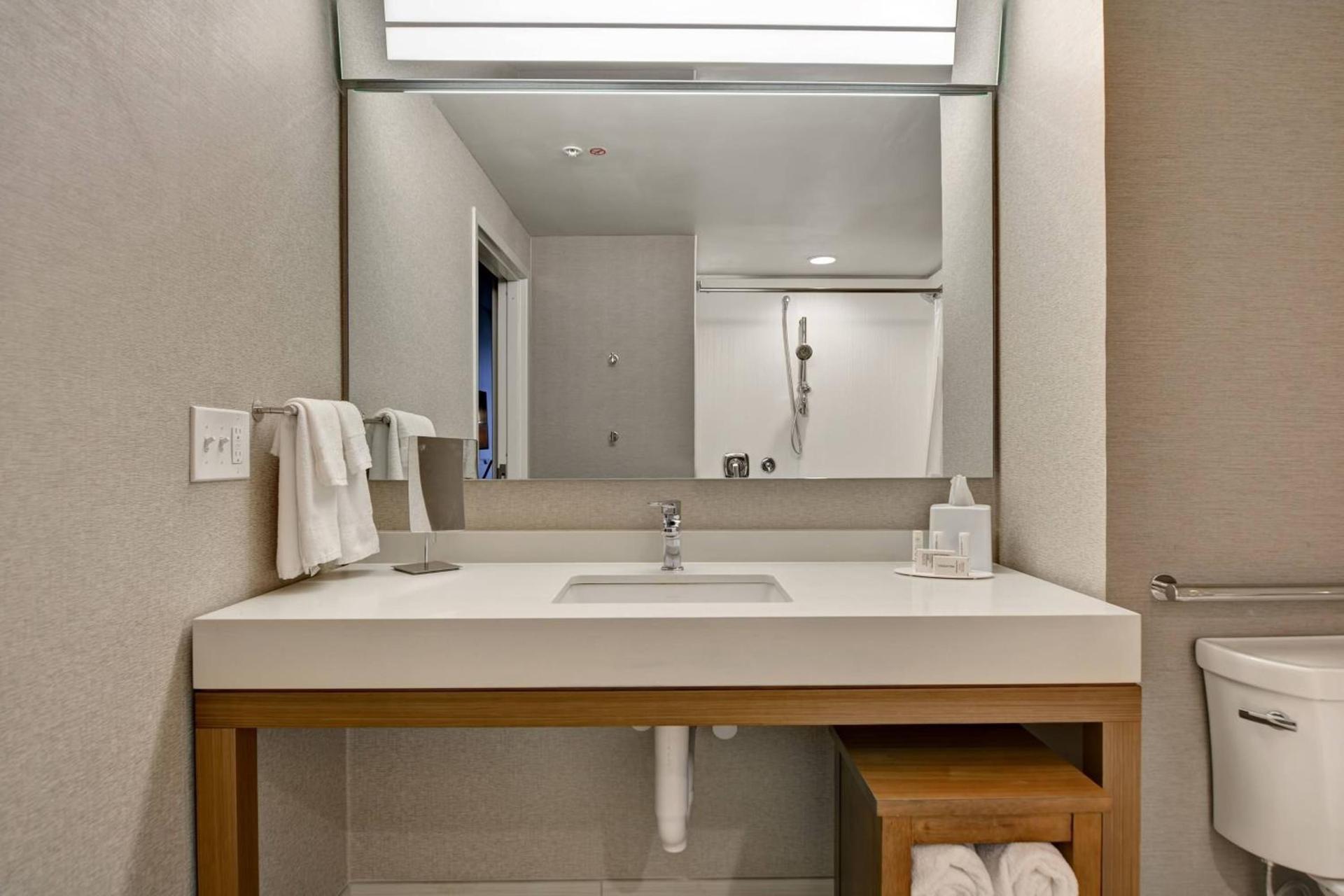 Courtyard by Marriott Jackson Madison photo 14