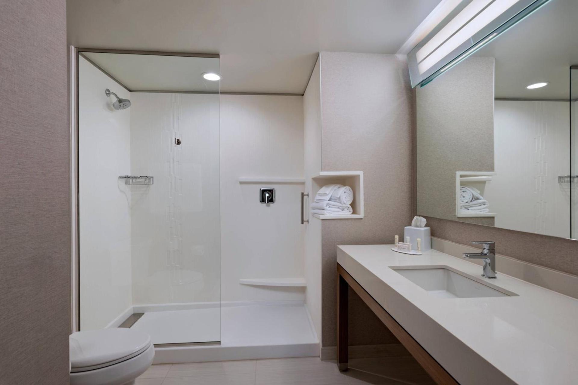 Courtyard by Marriott Jackson Madison photo 16