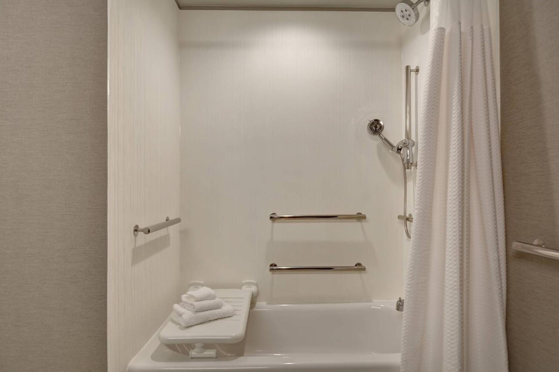 Courtyard by Marriott Jackson Madison photo 17
