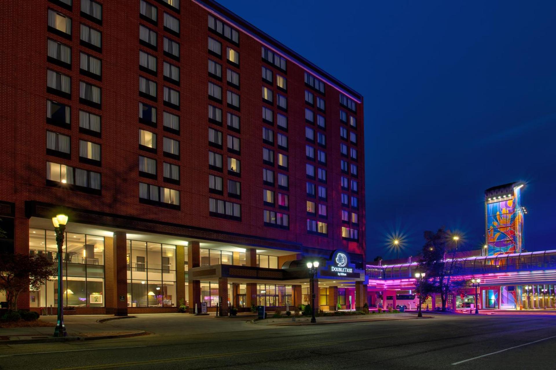 DoubleTree by Hilton Lansing photo 45