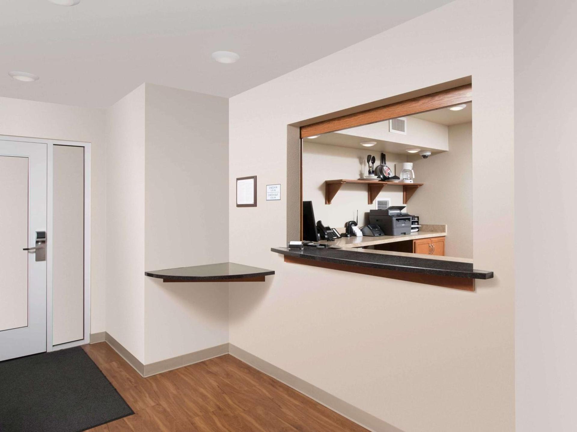 Studio 6 Extended Stay Fort Myers FL photo 2
