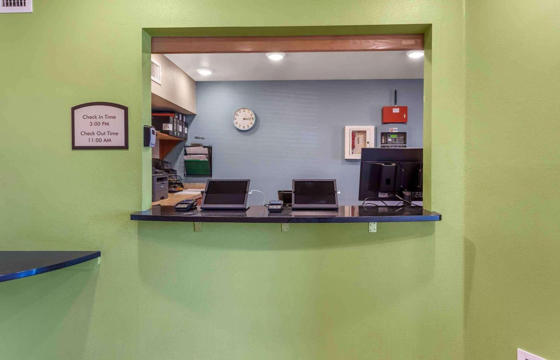 Extended Stay America Select Suites - Colorado Springs photo 7