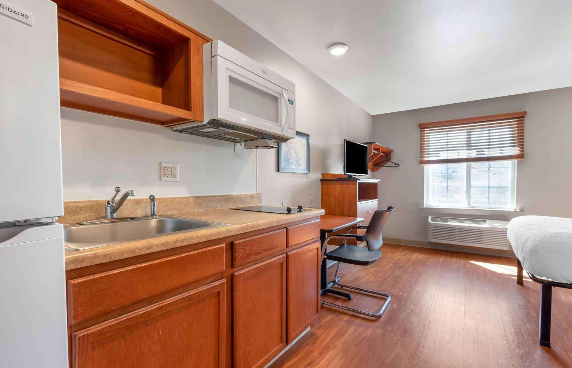 Extended Stay America Select Suites - Colorado Springs photo 13