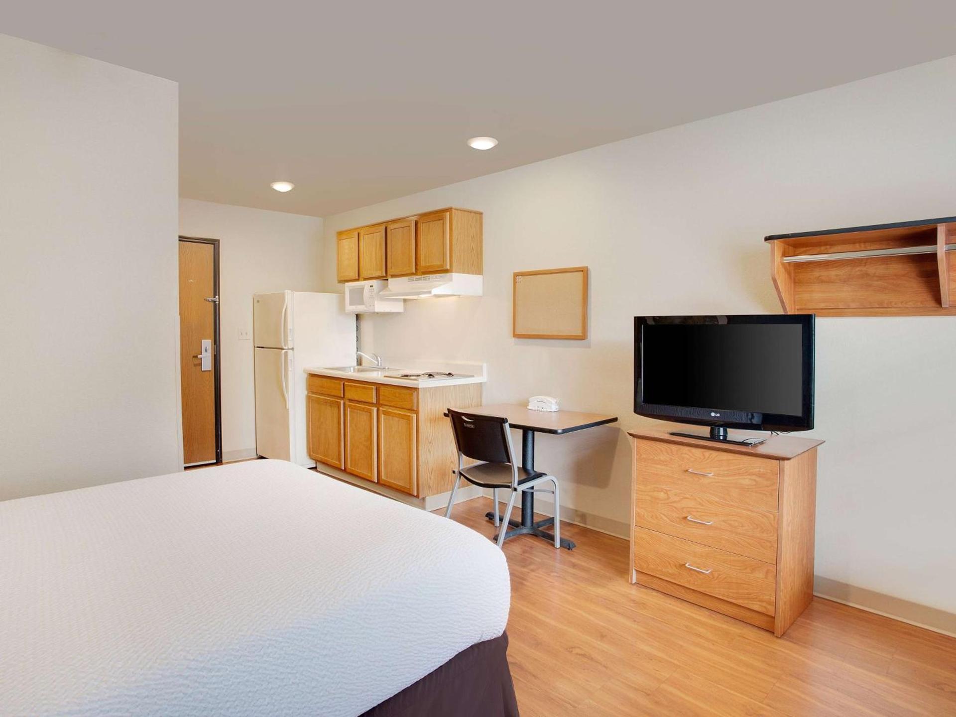 Extended Stay America Select Suites - Mobile - I-65 photo 8