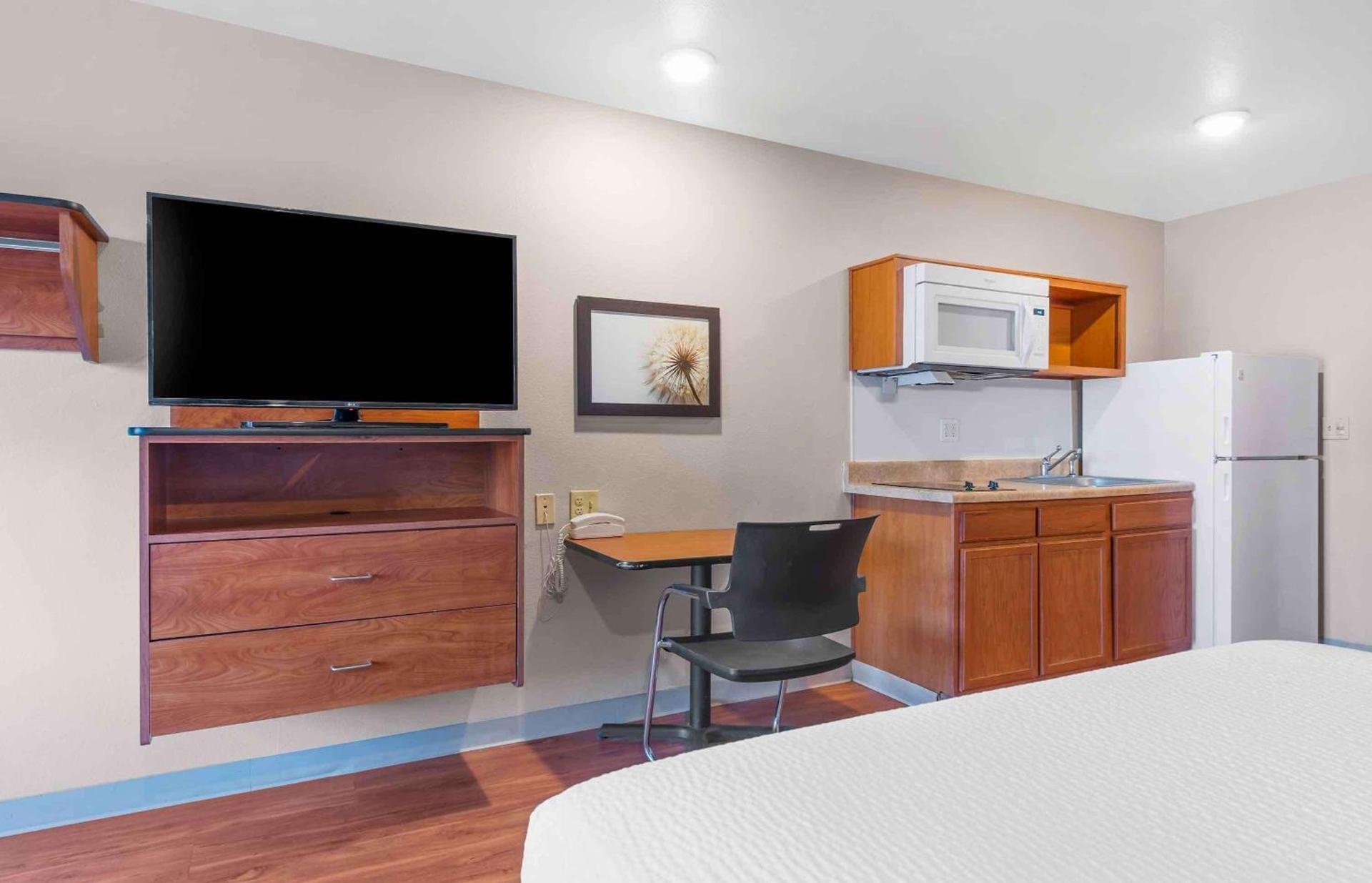 Extended Stay America Select Suites - Colorado Springs photo 20