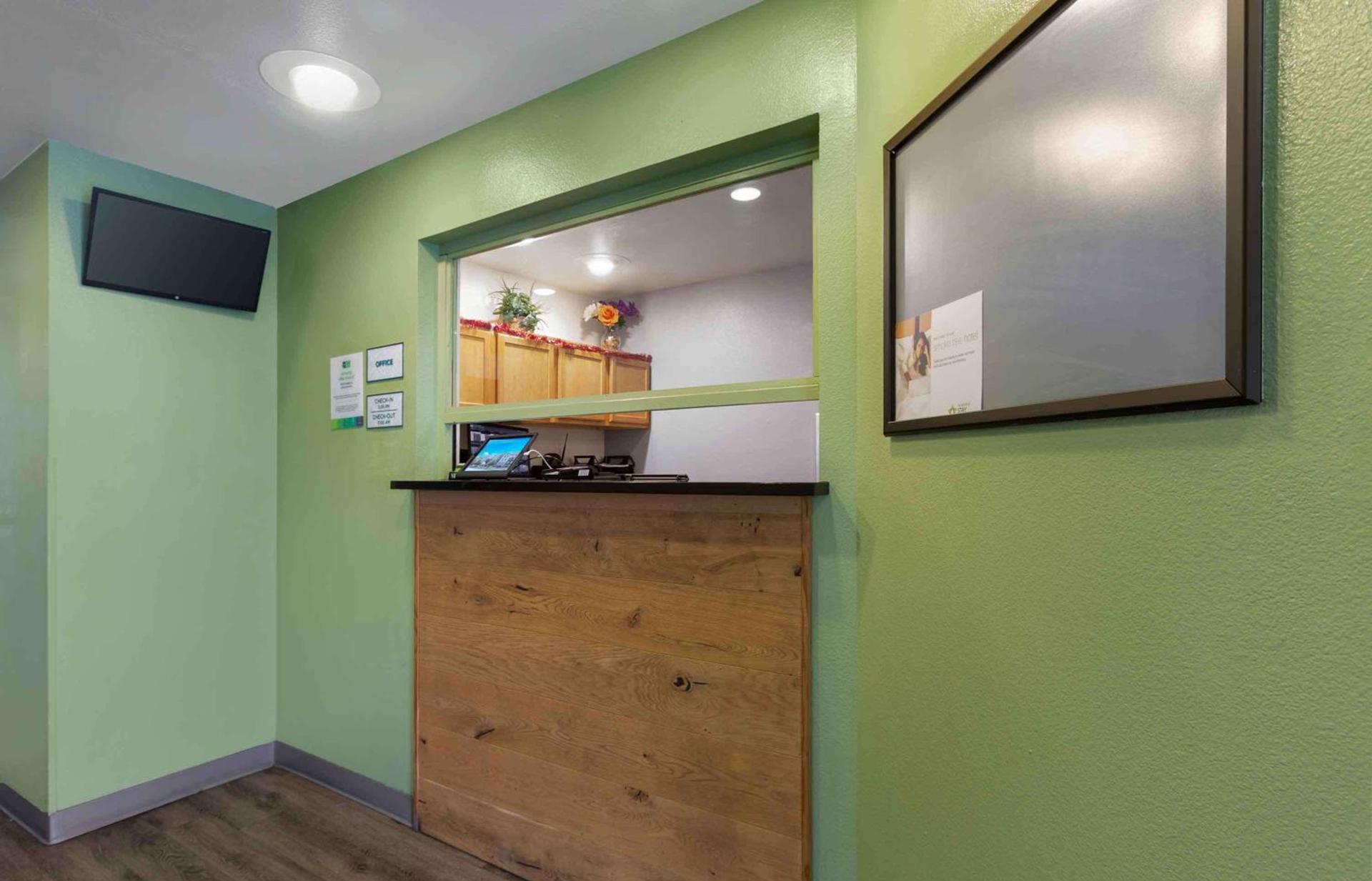 Extended Stay America Select Suites - Phoenix - North photo 3