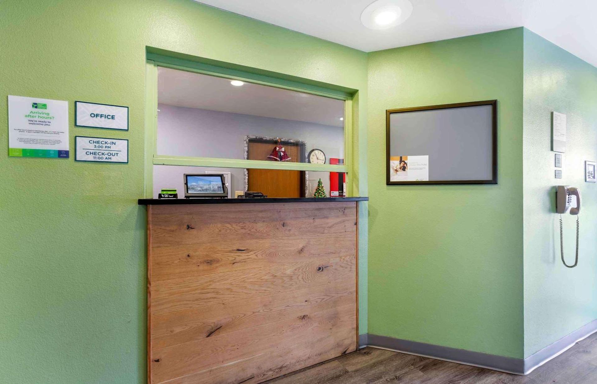 Extended Stay America Select Suites - Phoenix - North photo 4