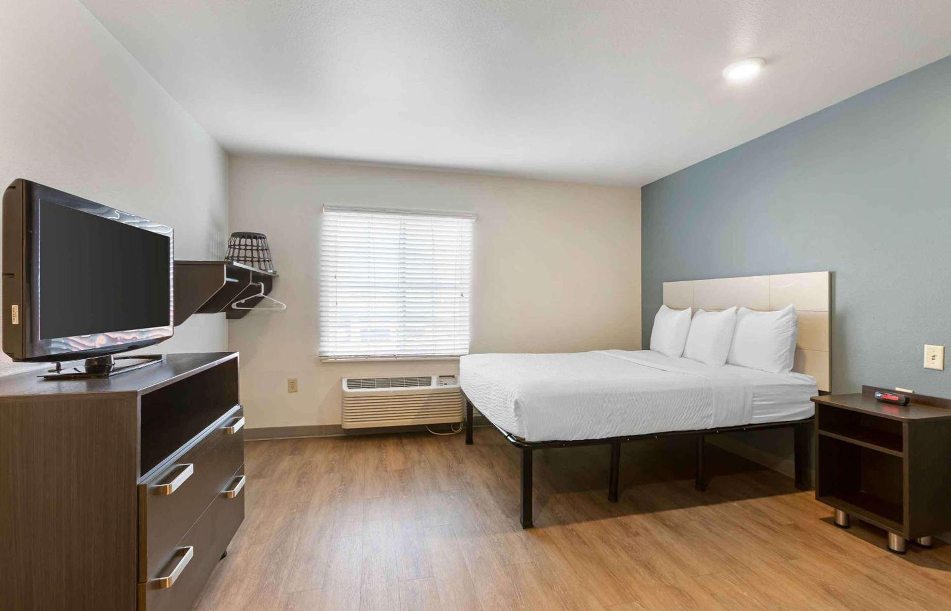 Extended Stay America Select Suites - Phoenix - North photo 6