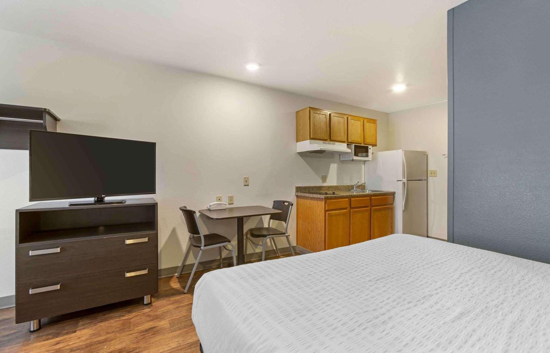 Extended Stay America Select Suites - Phoenix - North photo 27