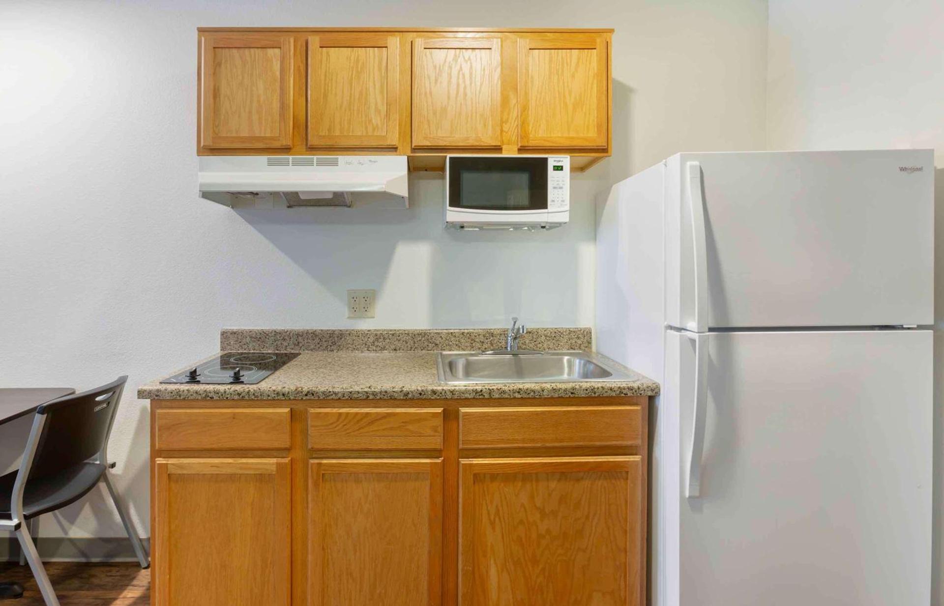 Extended Stay America Select Suites - Phoenix - North photo 28