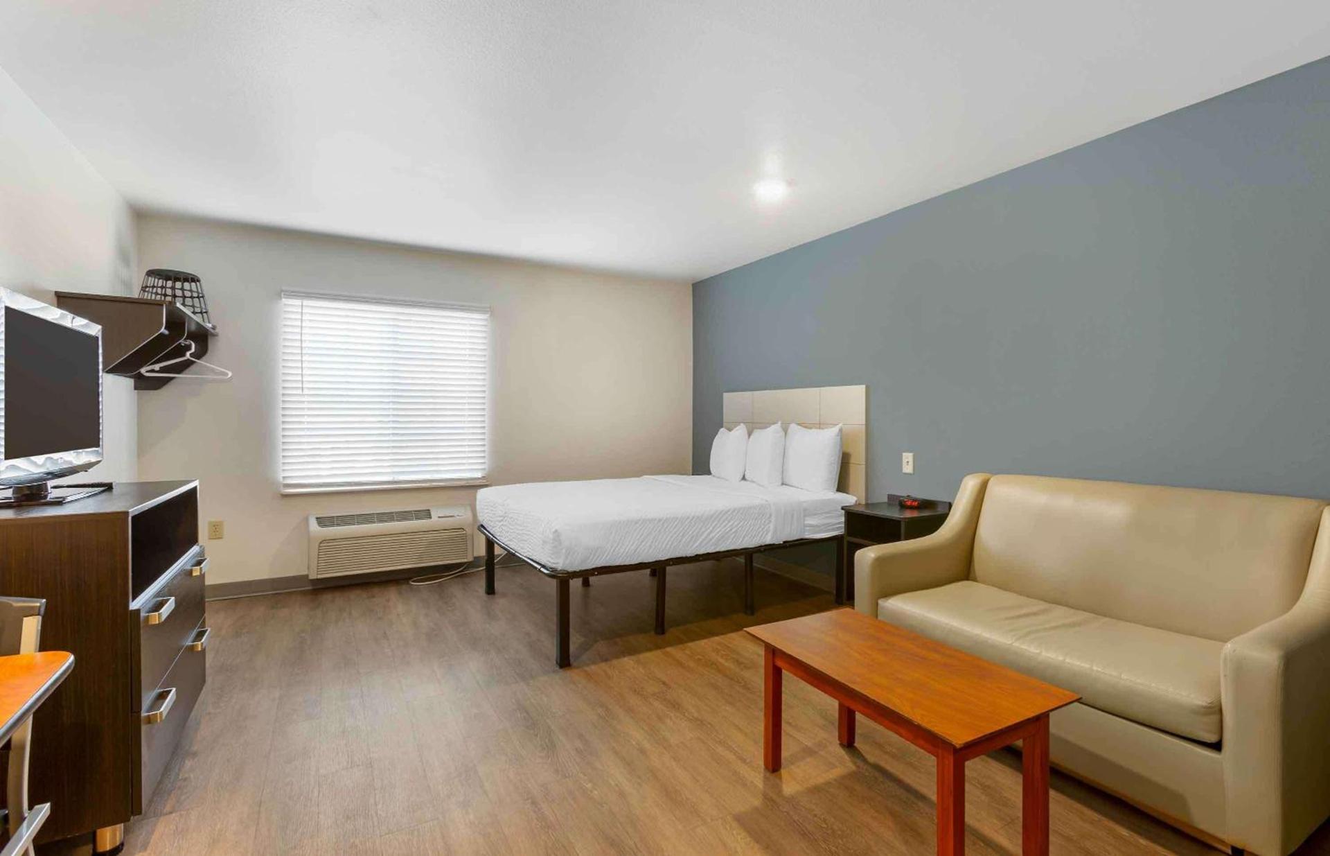Extended Stay America Select Suites - Phoenix - North photo 29