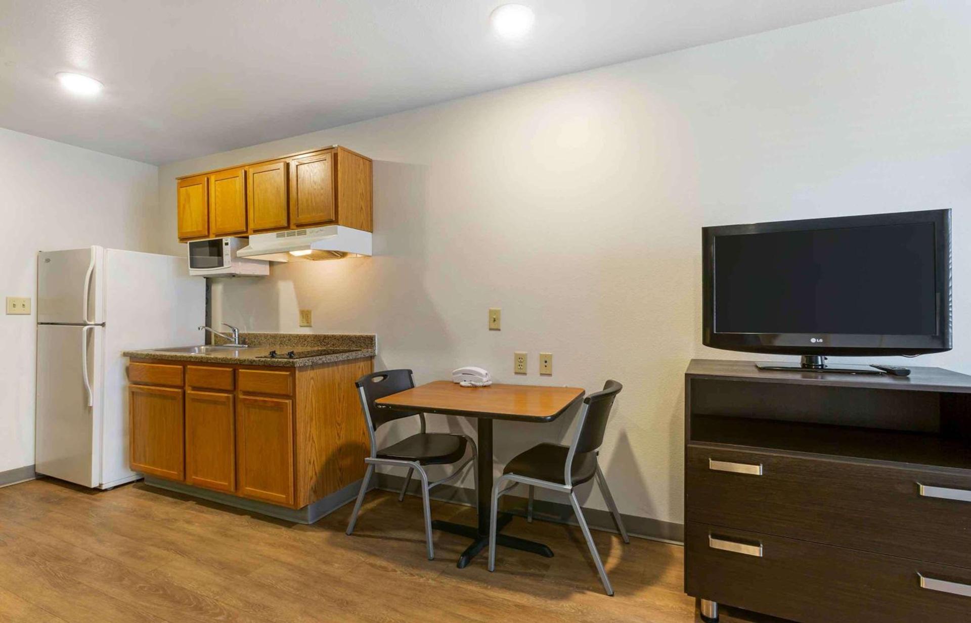Extended Stay America Select Suites - Phoenix - North photo 31