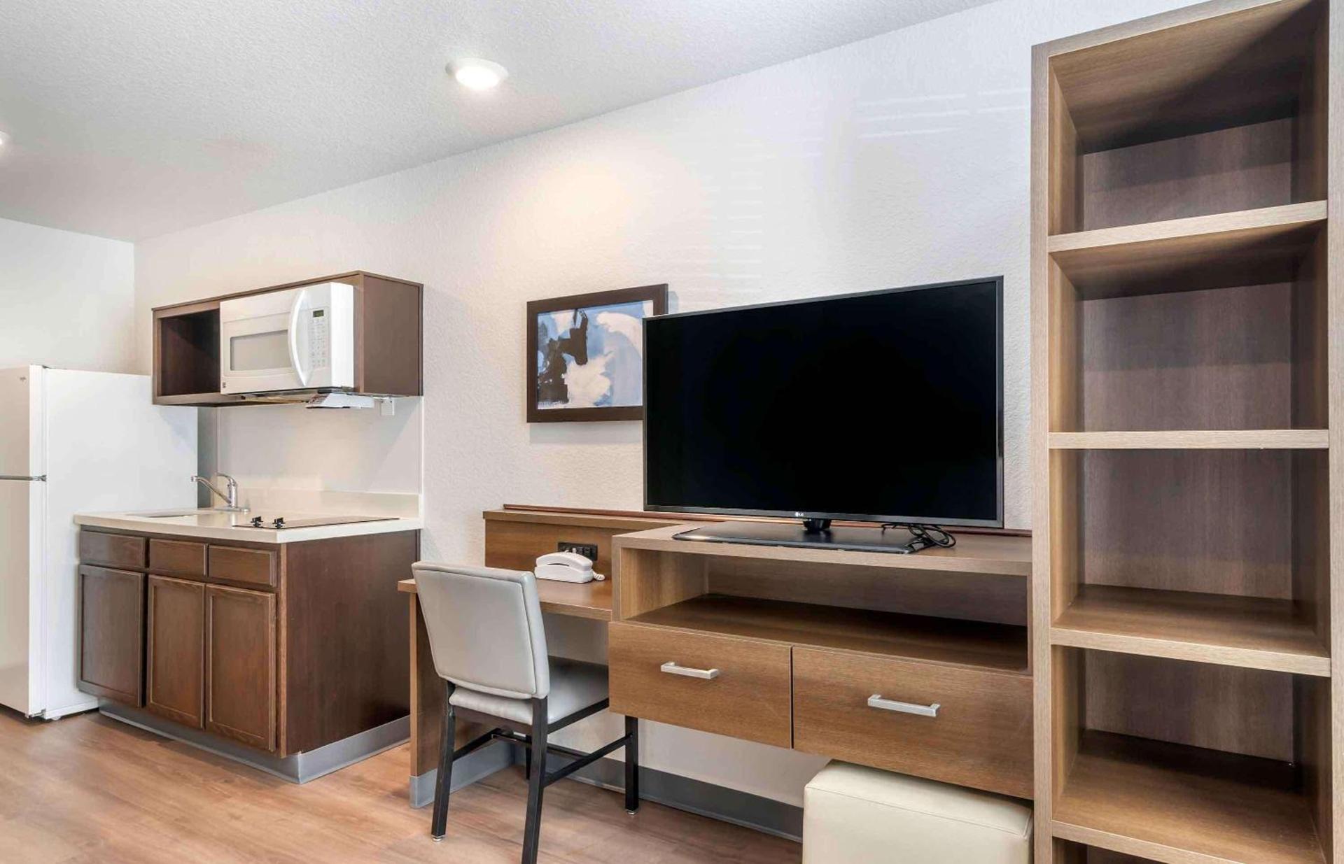 Extended Stay America Select Suites - Clearwater photo 11