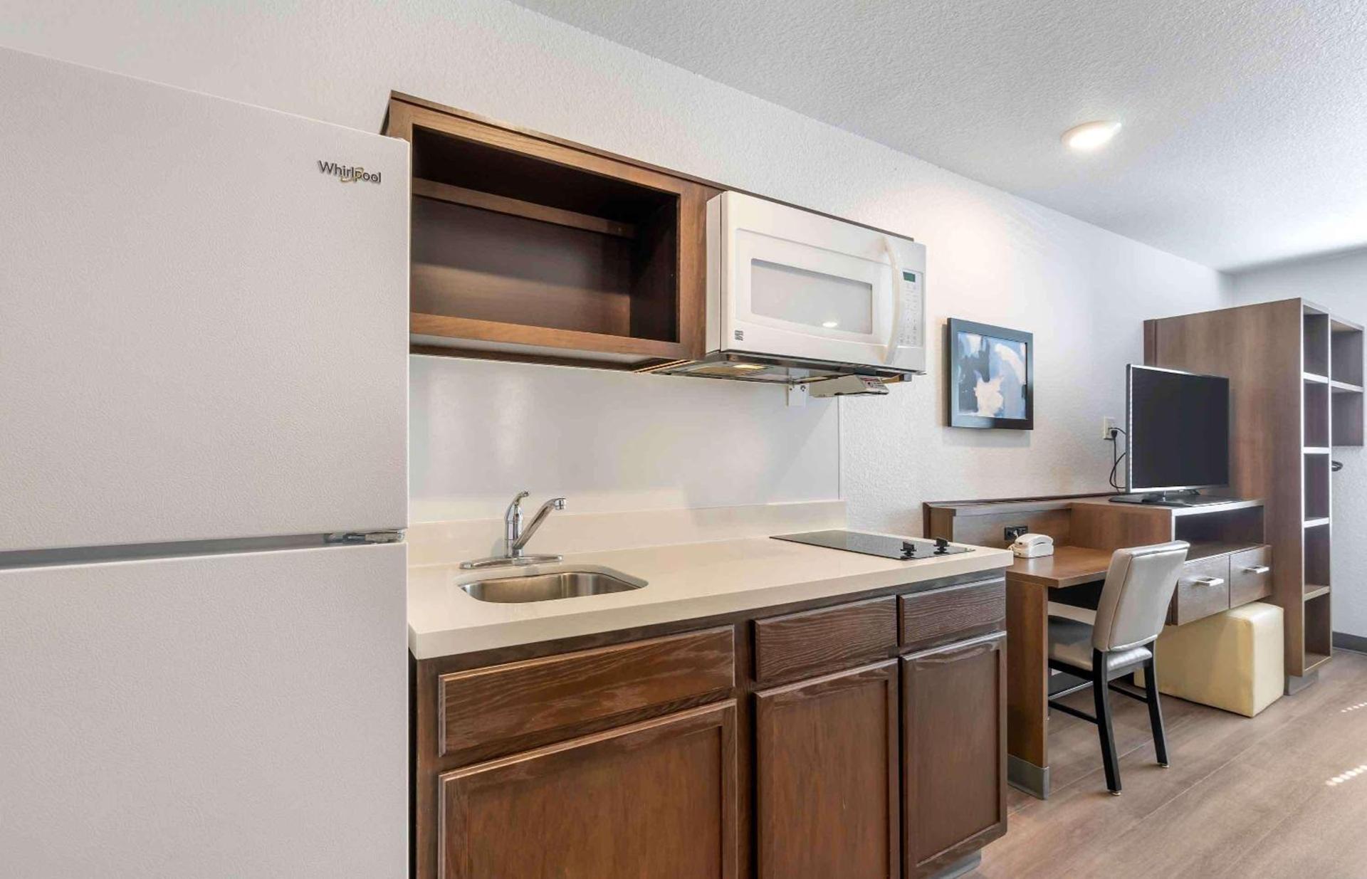 Extended Stay America Select Suites - Clearwater photo 12