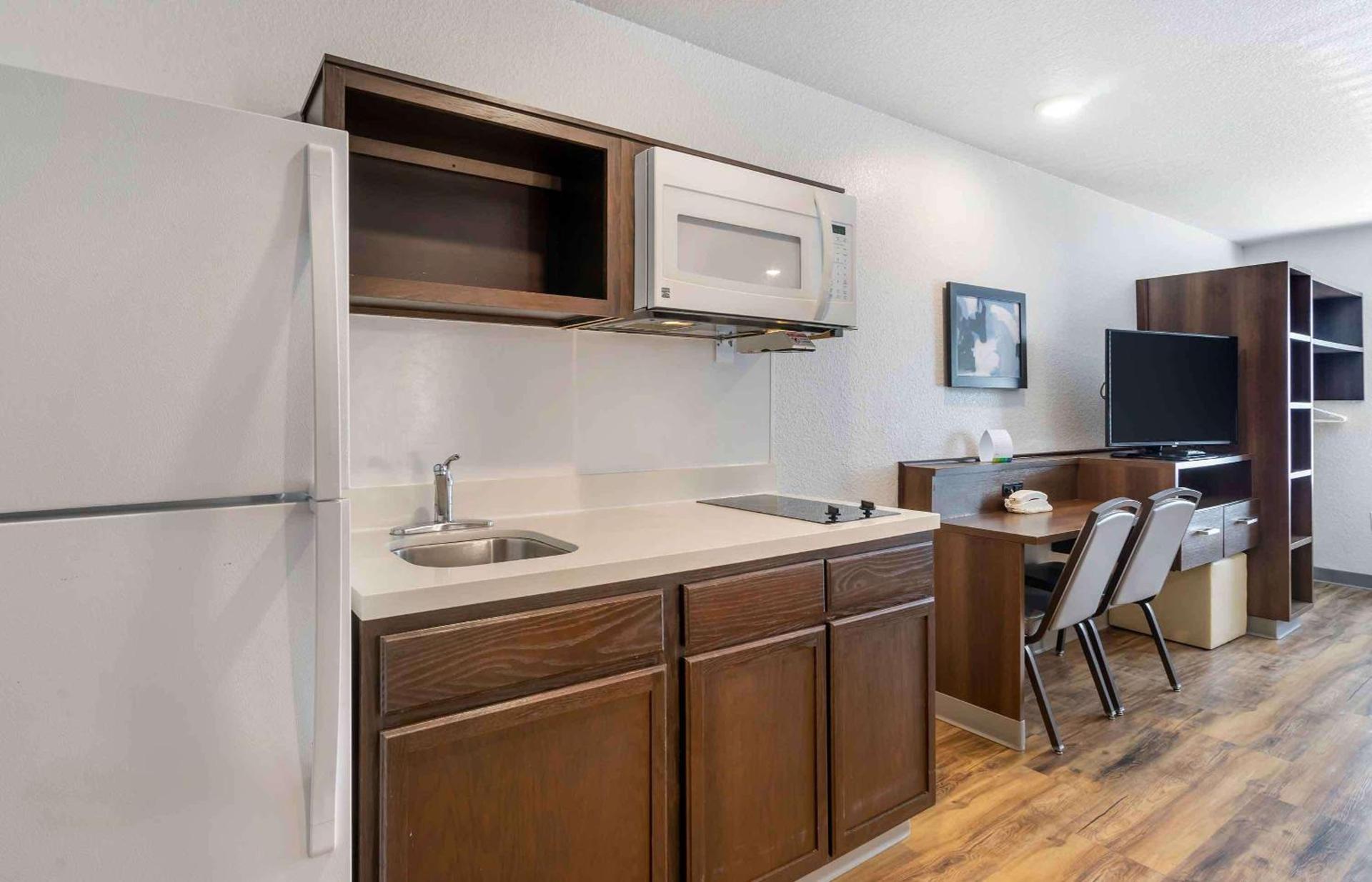 Extended Stay America Select Suites - Clearwater photo 17