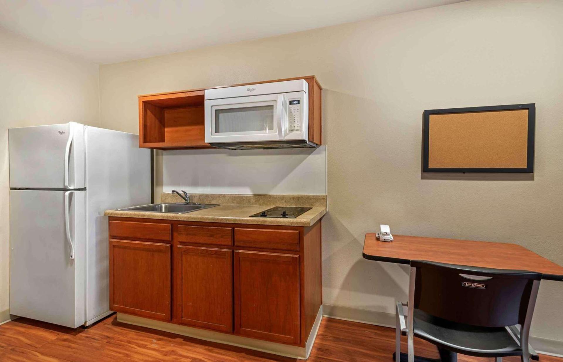 Extended Stay America Select Suites - Atlanta - Alpharetta photo 10