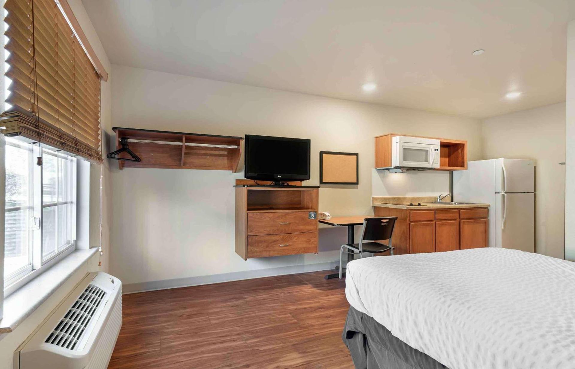 Extended Stay America Select Suites - Atlanta - Alpharetta photo 12