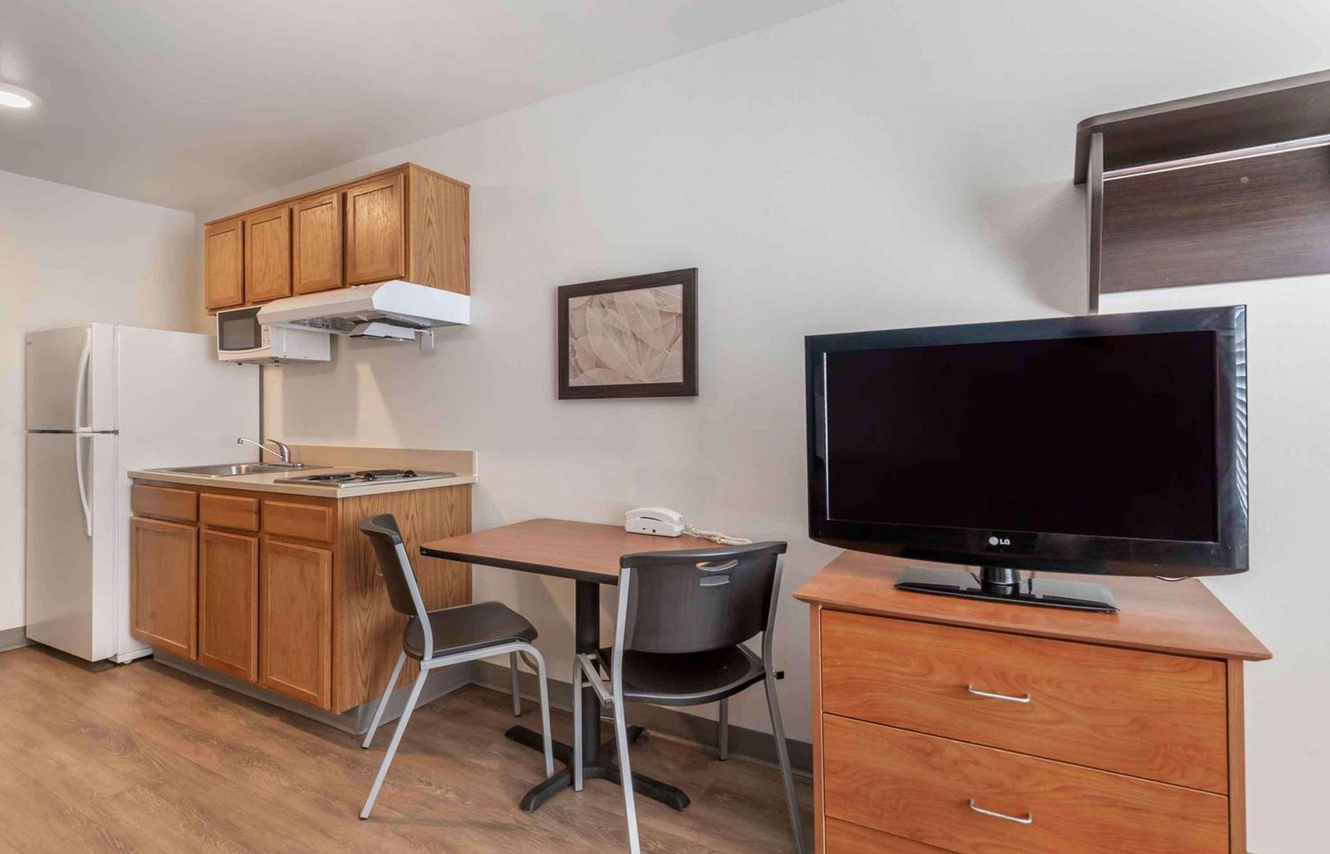 WoodSpring Suites Austin Northwest photo 11