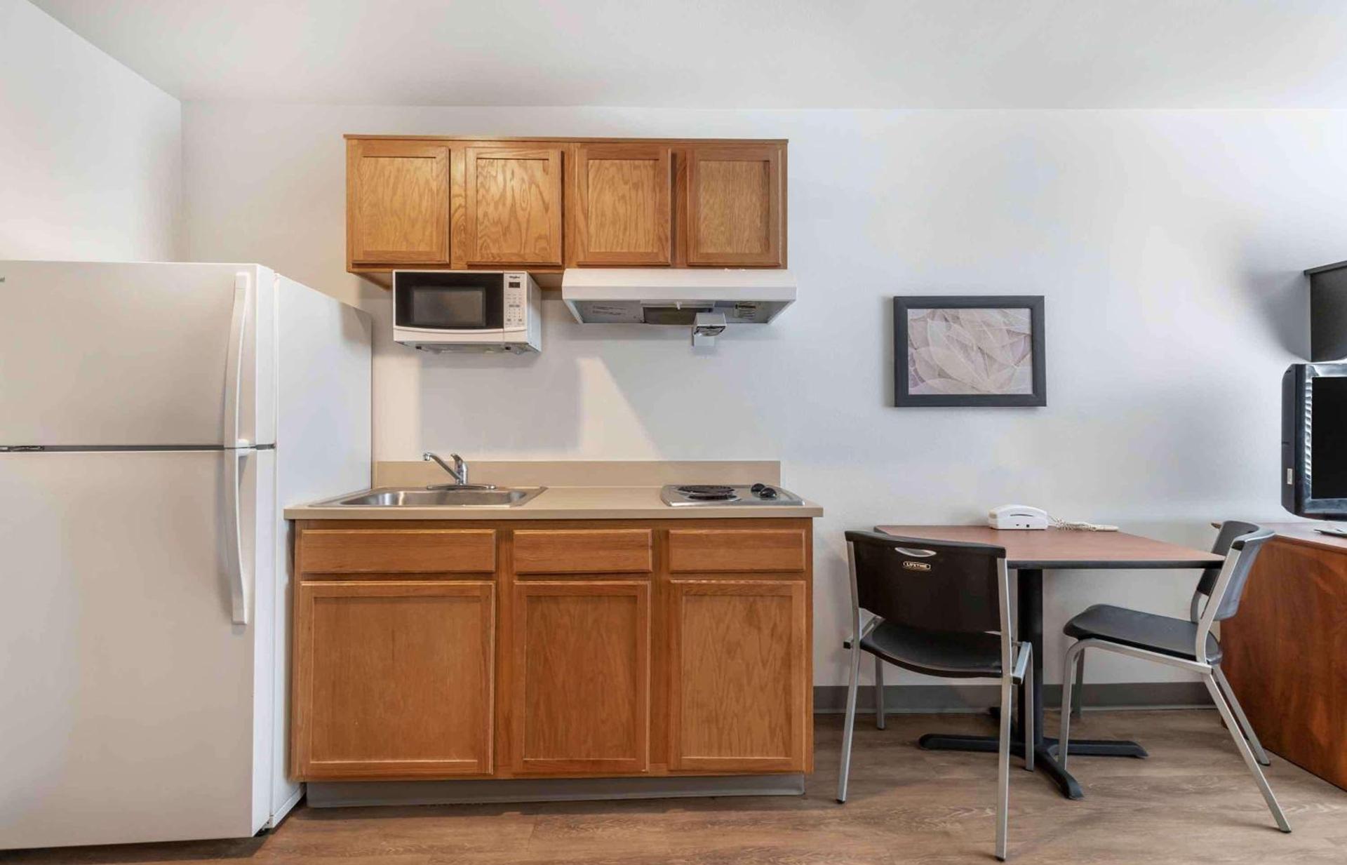 WoodSpring Suites Austin Northwest photo 12