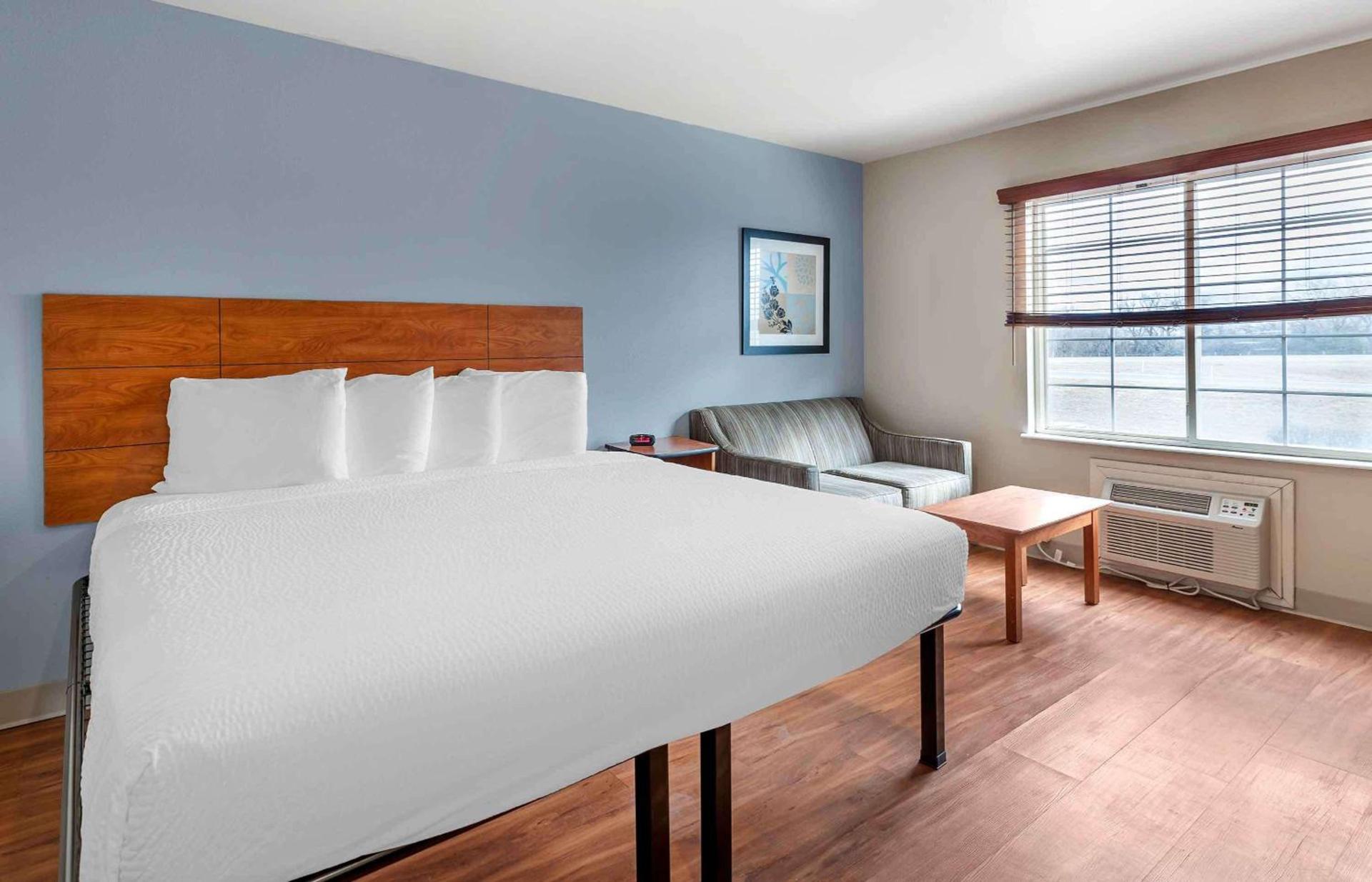 WoodSpring Suites Austin Northwest photo 16