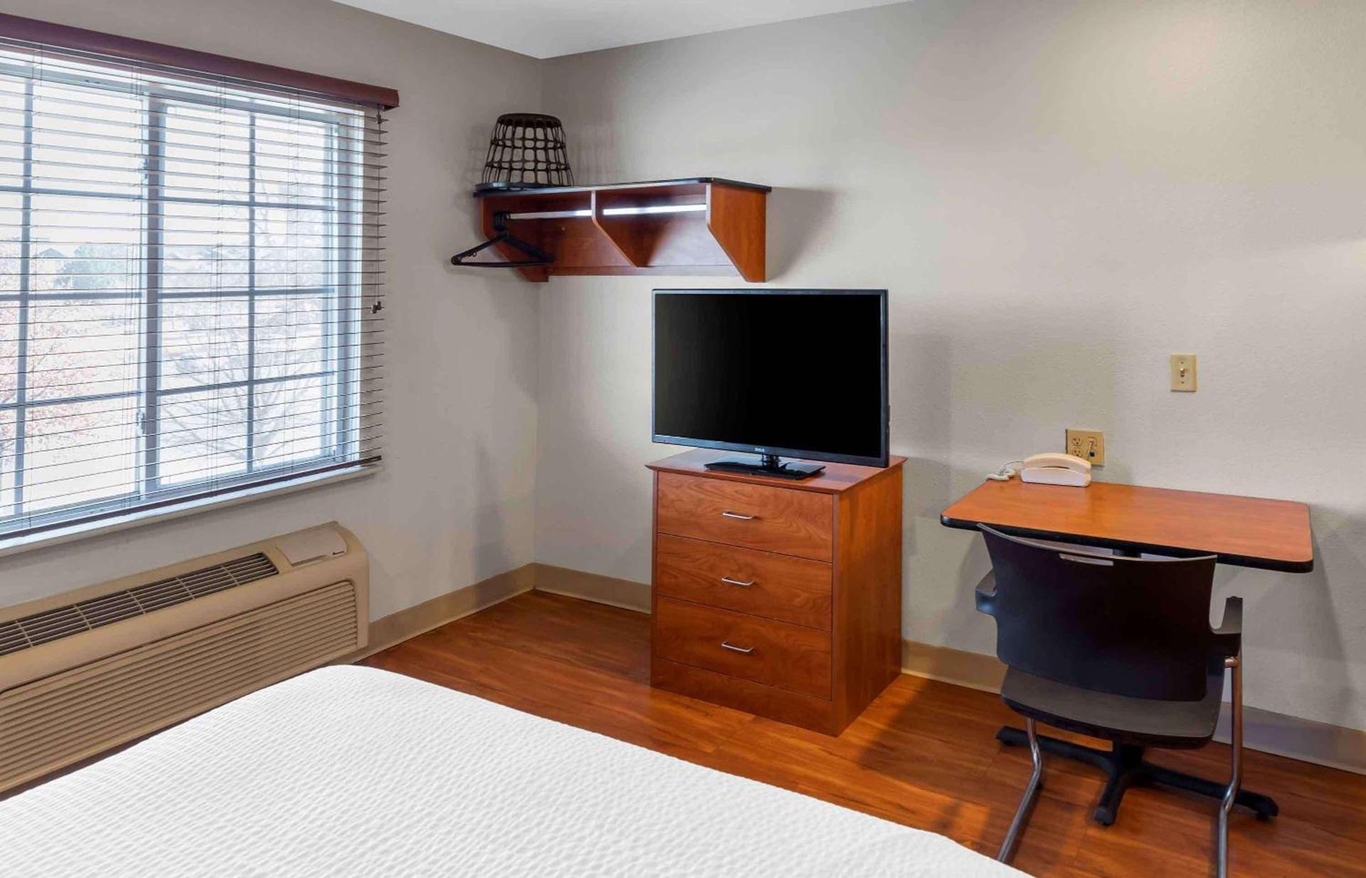 WoodSpring Suites Austin Northwest photo 18