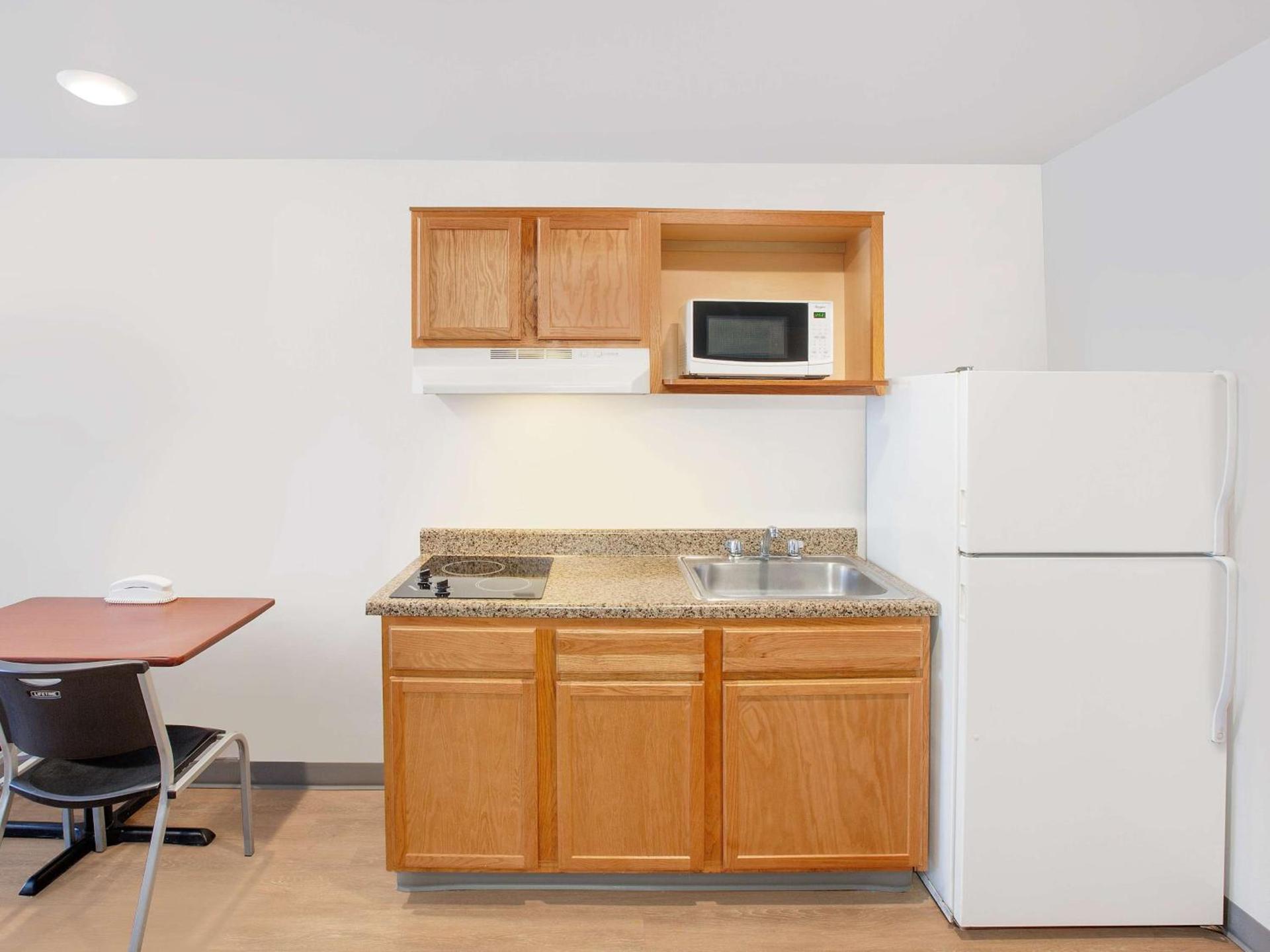 WoodSpring Suites Bentonville photo 6