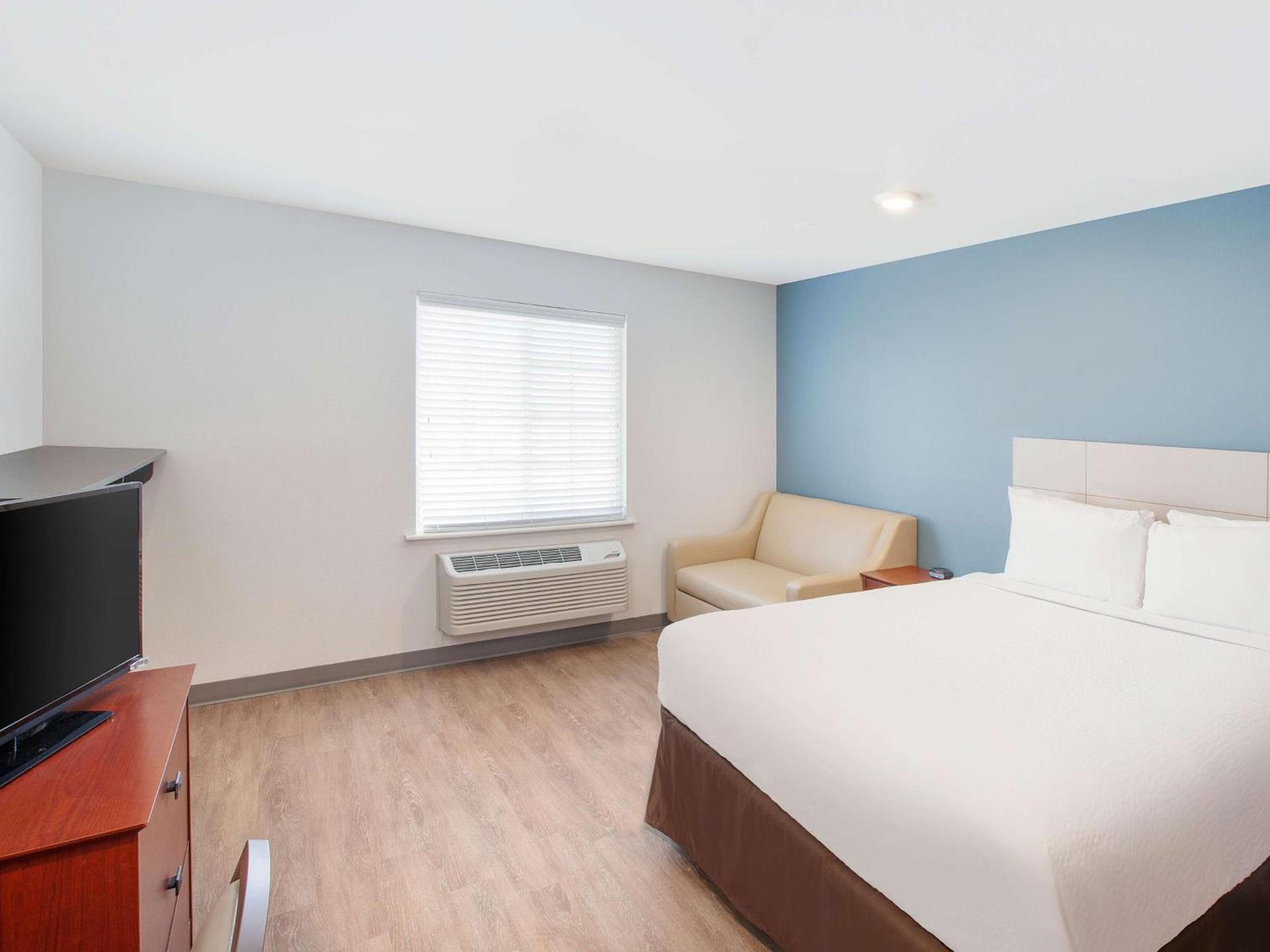 WoodSpring Suites Bentonville photo 10